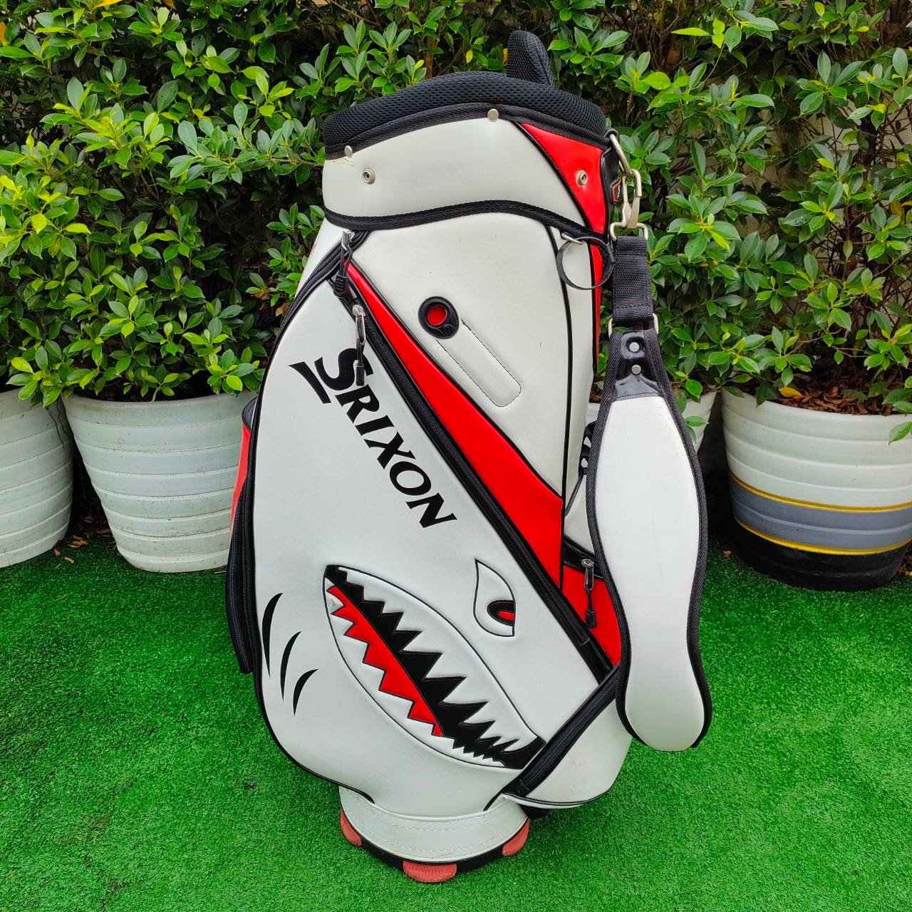 ถุงกอล์ฟ SRIXON มือสอง ลายฉลาม สวยมากๆ ถุง TOUR สภาพดีครับ