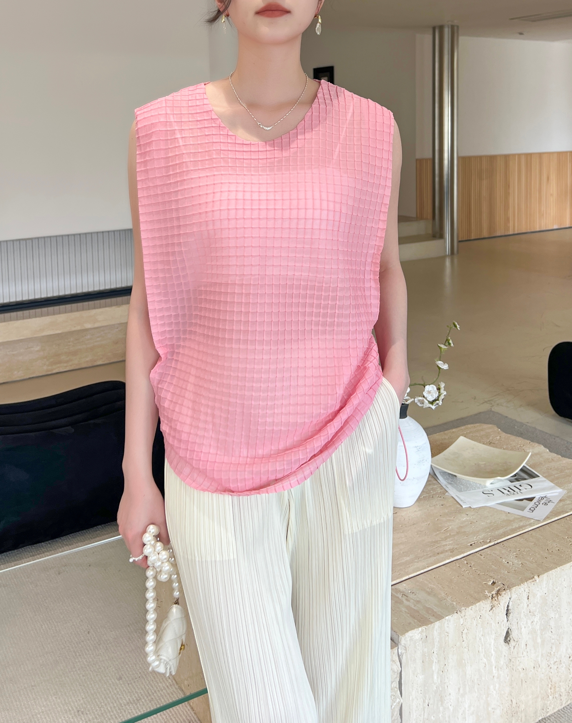 ปรับราคาลง20%!! 2MUAY รุ่น GJO3868 เสื้อพลีททรง OVER SIZE ปรับขนาดได้ SLEEVELESS SQUARE PLEATED TOP 9 สี FREE SIZE