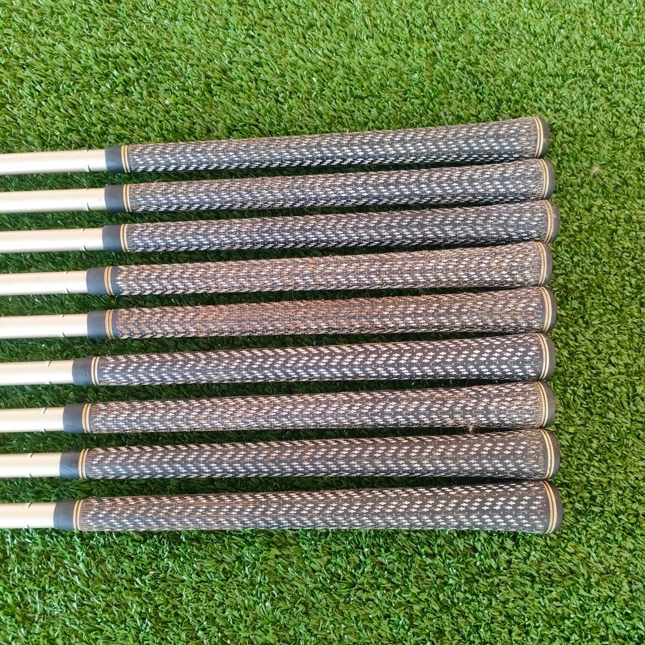 ** ไม้กอล์ฟสำหรับผู้หญิง ** ชุดเหล็ก KING COBRA OVERSIZE มีเหล็ก 3-9 เเละ PW SW ก้าน COBRA FLEX LADY ชุด COBRA เป็นชุดที่ตีง่ายมาก ไม้กอล์ฟมือสอง ของแท้ BY NakaraLuxurious