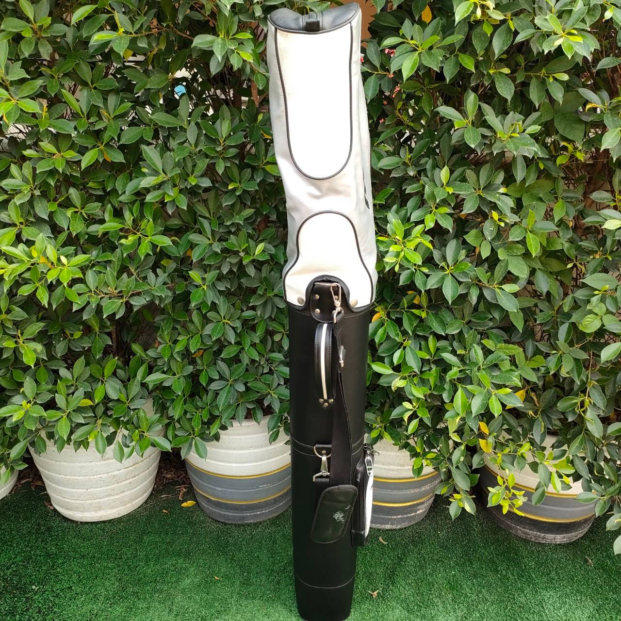 ถุงกอล์ฟ HAIF SET MIZUNO มือสอง ถุงใบขนาดกลาง ไม่ใช่ใบเล็ก ใส่ไม้ได้เยอะมาก ใส่ไปออกรอบต่างประเทศ ยังได้ครับ สุดยอดคุณภาพ