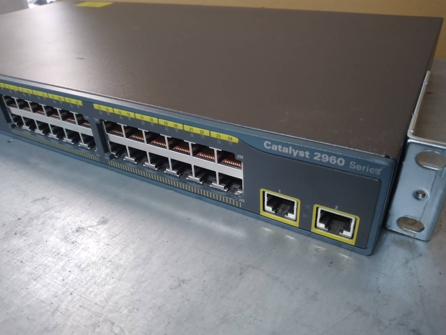 Cisco Catalyst 2960-24TT-L Ethernet Switch 2960 Series