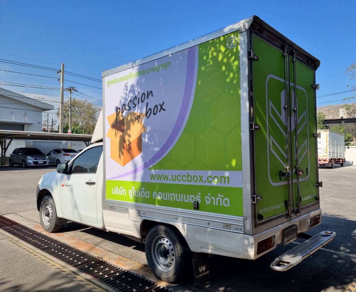 งานติดตั้งติดสติ๊กเกอร์รถกระบะตู้ทึบ