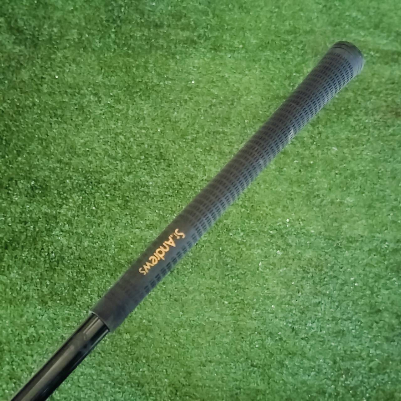 FW5 St.ANDREW JUST IMPACT วัสดุ FORGED TITANIUM สุดๆค่ะ ตีนุ่ม เสียงเพราะ หัวแบนๆ ได้ฟีลลิ่งมาก ก้านกราไฟต์ เดิมๆ FLEX R ค่ะ ไม้กอล์ฟพรีเมี่ยมมือสอง ของแท้ By NakaraLuxurious