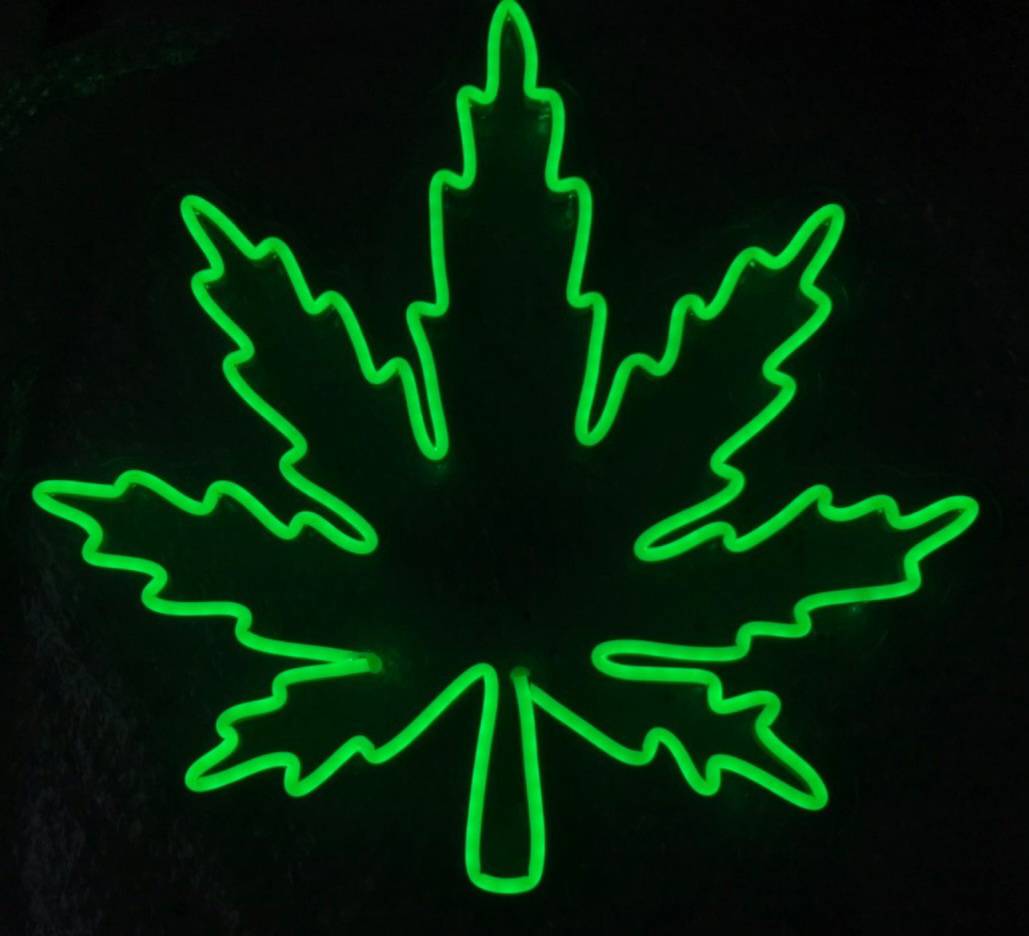 #ป้ายไฟนีออนดัดLEDรูปใบกัญชา
