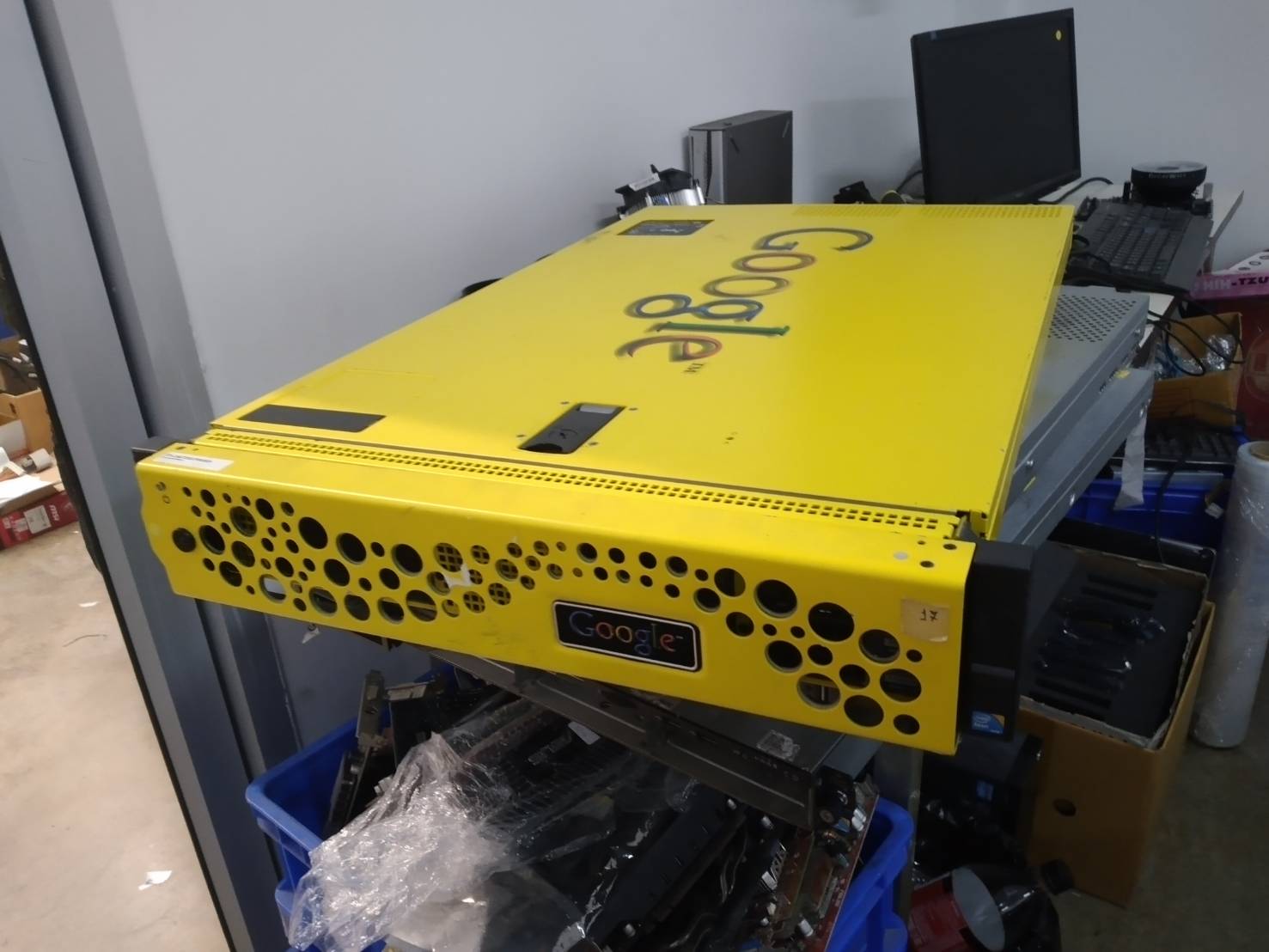 Dell R710 (google)