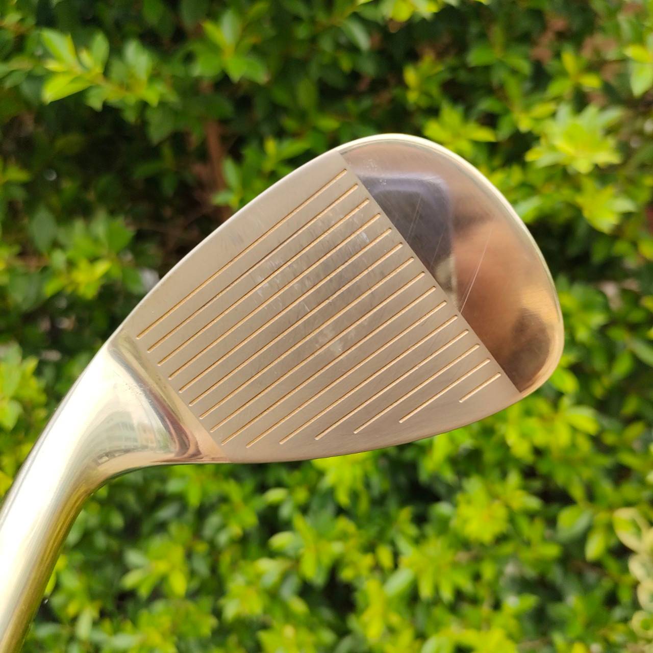 SW SWORD iZU MAX SNIPER ก้าน SWORD SNIPER FLEX R เป็น WEDGE ที่ชิพง่ายมากแบบสุดๆ ออกแบบมาให้ชดเชยความผิดพลาด ได้สูงที่สุดเท่าที่จะทำได้ ไม้กอล์ฟมือสอง ของแท้ BY NakaraLuxurious