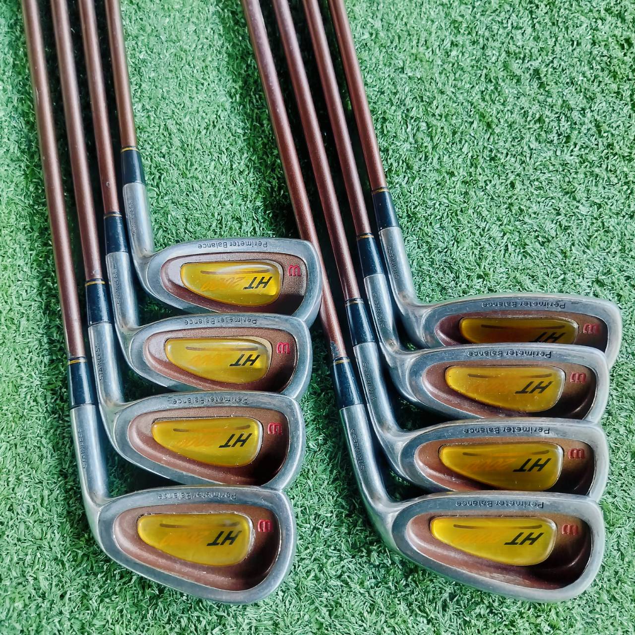 ชุดเหล็ก WILSON HT 2000 PERIMETER BALANCE มีเหล็ก 4 5 6 7 8 9 P S เหล็กสภาพสวยทุกเหล็ก เดิมๆ ก้านเดิมทุกเหล็ก เลยค่ะ ไม้กอล์ฟพรีเมี่ยมมือสอง ของแท้ By NakaraLuxurious