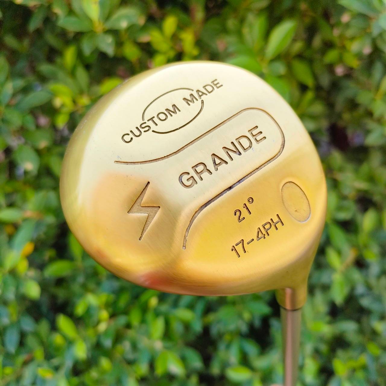 FW CUSTOM MADE GRANDE องศา 21 ก้าน BORON LONG BALL 300+FLEX R เป็นหัว CUSTOM สีทอง สวยงามมากๆ ตีโดนง่าย และตีไกลสุด ฟีลลิ่งนุ่มมากๆ ไม้กอล์ฟมือสอง ของแท้ BY NakaraLuxurious