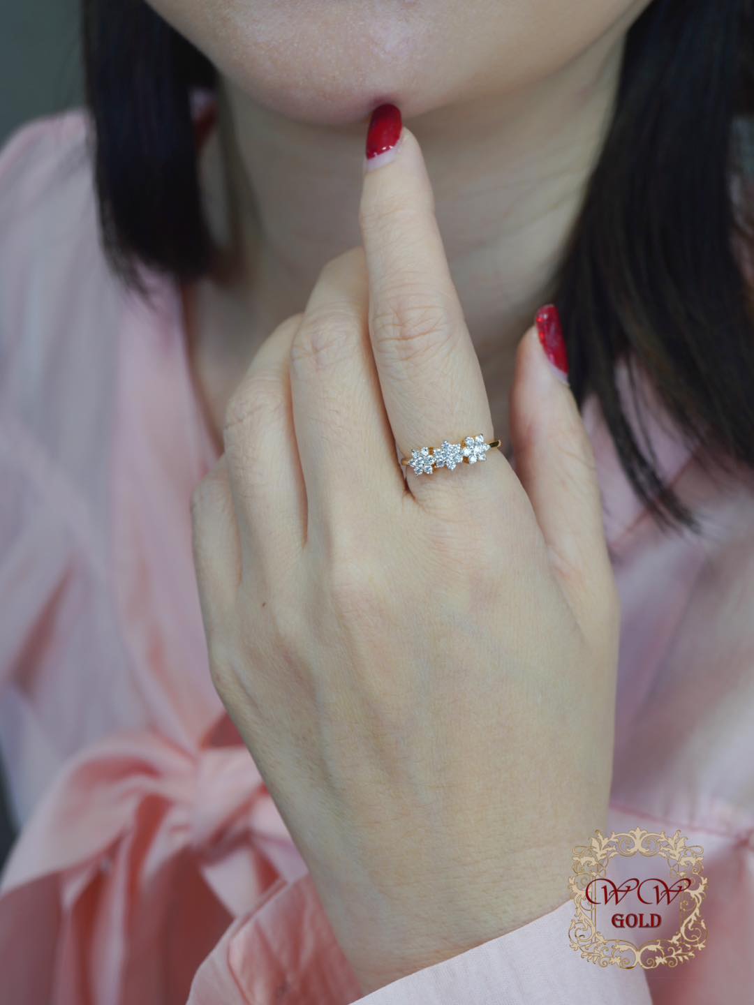 แหวนเพชรดอกพิกุลเรียง 3 ดอก ^^