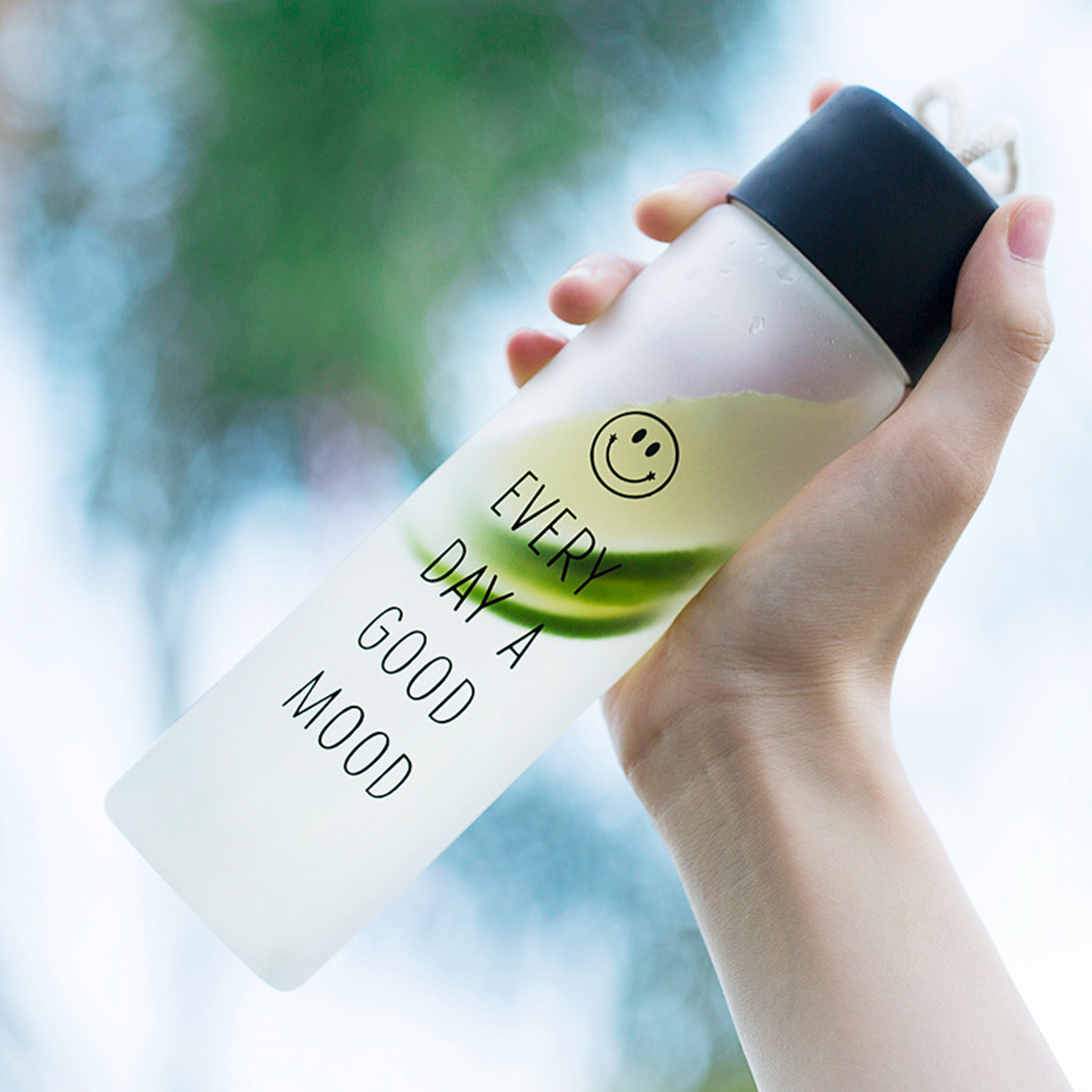 กระบอกน้ำแก้ว สายเชือก ขนาด350ml ทนความร้อน หนา ไม่แตกง่าย มีให้เลือก 4สี คละลาย ดีไซน์สวยงาม