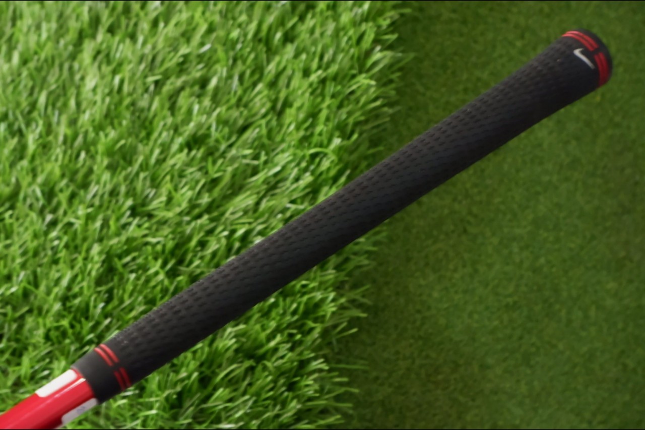 DRIVER NIKE VICTORY RED STR8-FIT TOUR 9.5