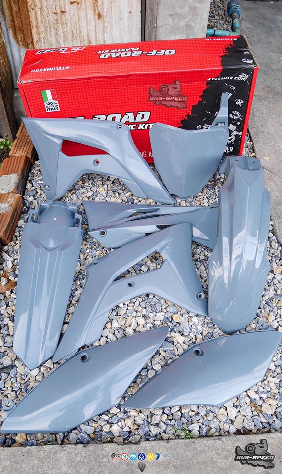 ชุดพลาสติก RTECH GREY Plastic Kit CRF250R 18-20 CRF450R 17-20