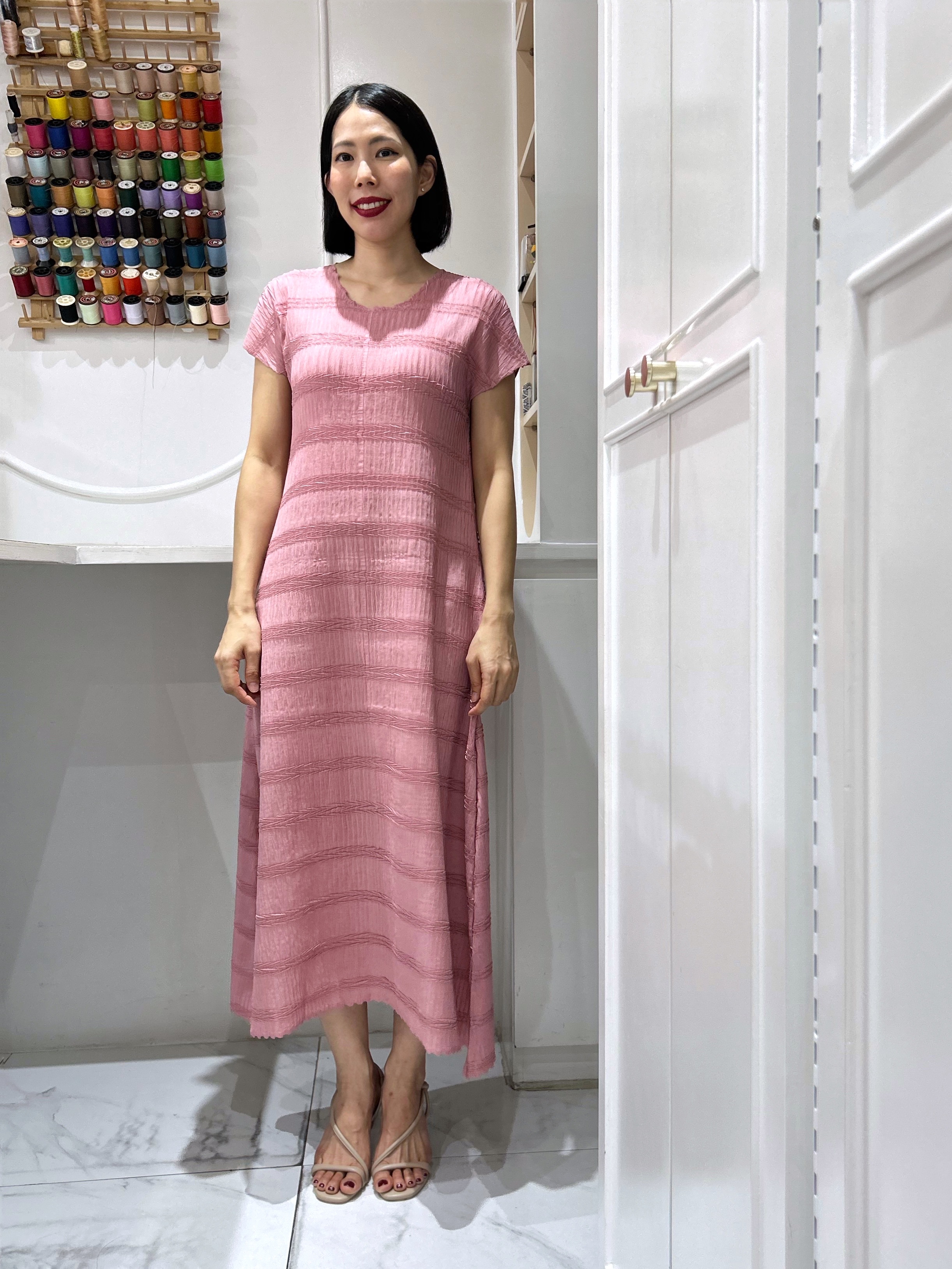 2MUAY รุ่น GA92113 ผ้า Matte เดรสอัดพลีท CLASSIC CAP SLEEVE PLEATED DRESS 5 สี FREE SIZE