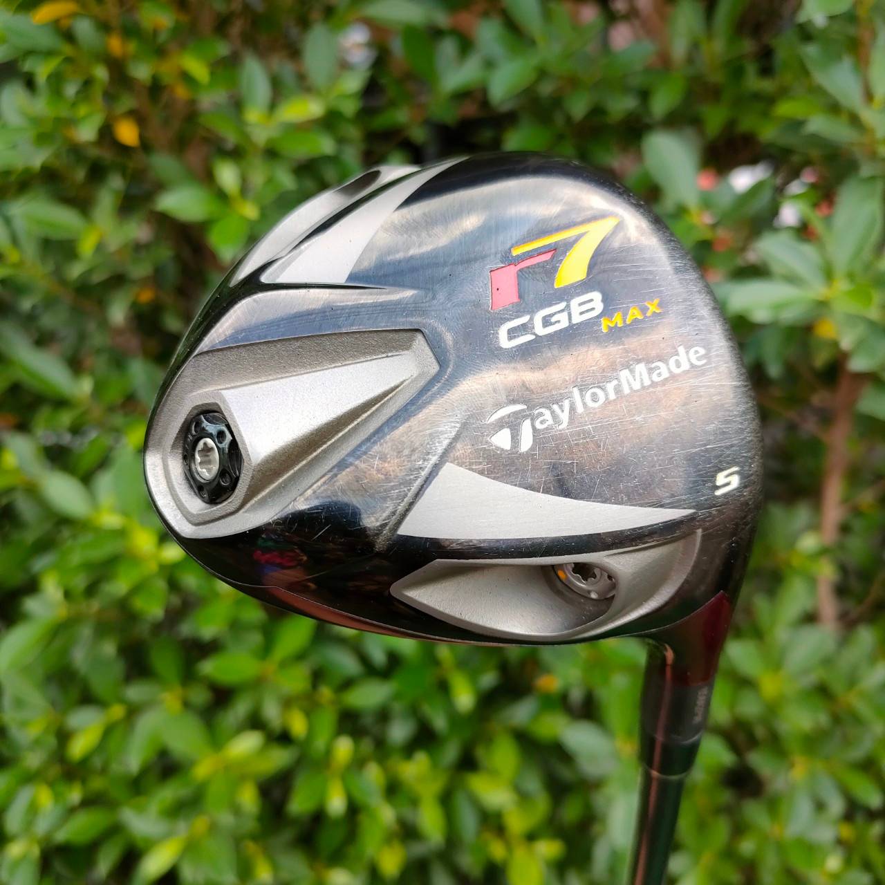 FW5 TAYLORMADE R7 CGB MAX องศา 18 ก้าน RE*AX FLEX R เป็นรุ่นที่ดึงด้านหลัง ออกเป็น 3 เหลี่ยม ทำให้ตีตรงมากๆ MAX ตีไกลจัดครับ