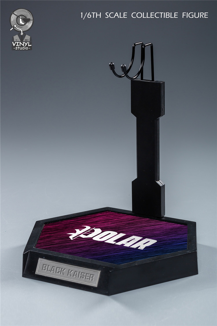 [สั่งจอง] VINYL Studio #002 1/6 Scale Black Kaiser