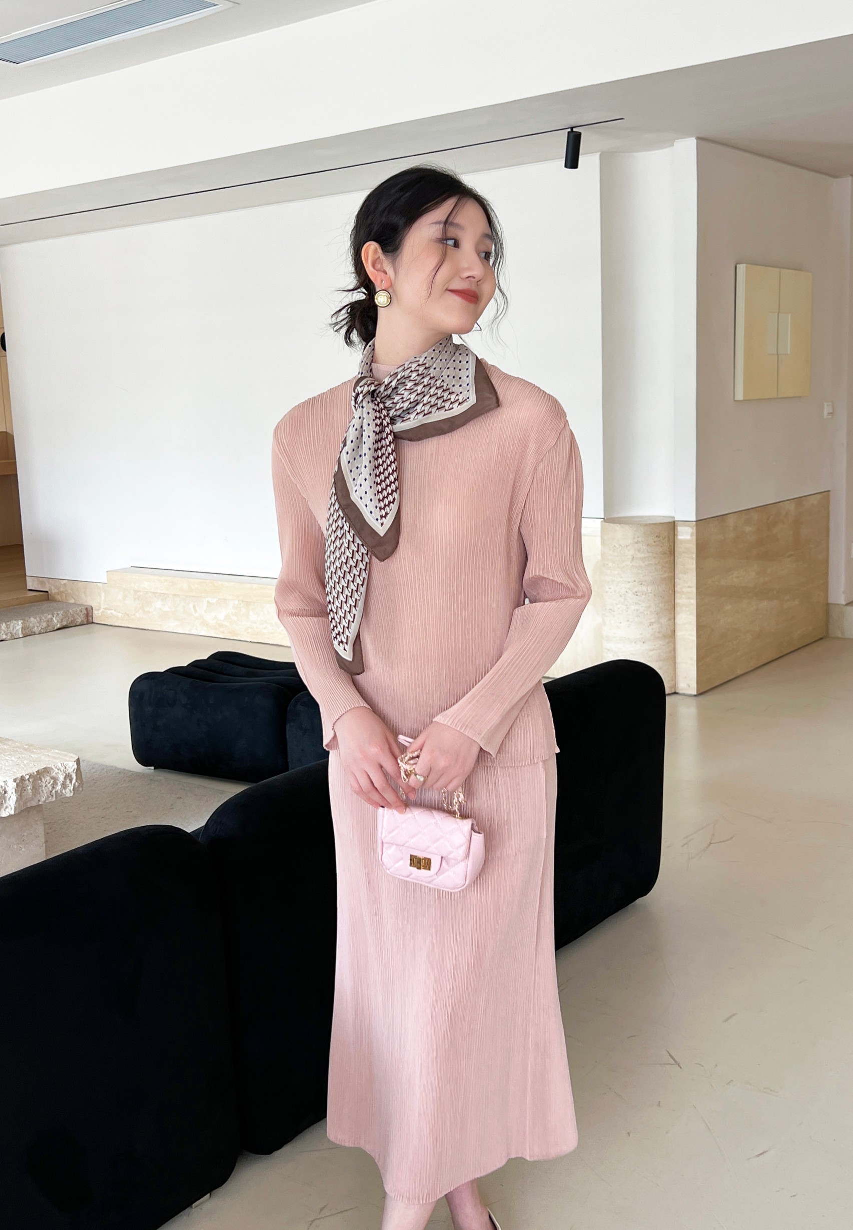 ปรับราคาลง20%!! 2MUAY รุ่น GJO11032/ GJO11044 เซ็ตพลีทผ้าแมตต์ HIGHNECK LONGSLEEVE TOP WITH PENCIL SKIRT PLEATED SET 10 สี FREE SIZE