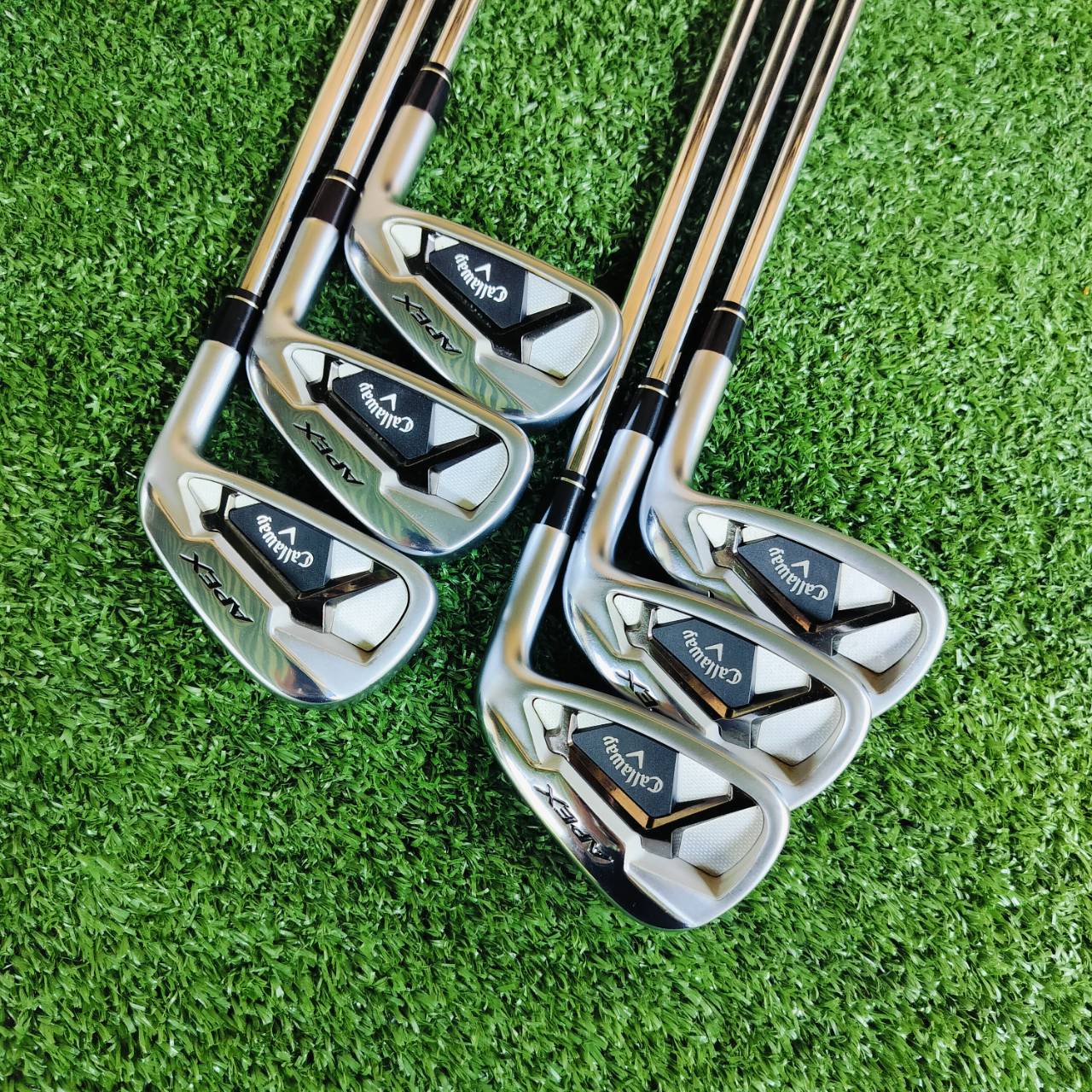 ชุดเหล็ก Callaway APEX 21 FORGED เหล็ก FORGED สุดพรีเมี่ยมขั้นเทพ เหมาะกับนักกอล์ฟ ในทุกระดับฝีมือที่ต้องการเพิ่มระยะเหล็ก ด้วย Flash Face Cup ออกแบบโดย AI สุดยอดดีไซน์ซับซ้อนและแตกต่างกัน ในเหล็กแต่ละเบอร์ ไม้กอล์ฟพรีเมี่ยมมือสอง ของแท้ By NakaraLuxuriou