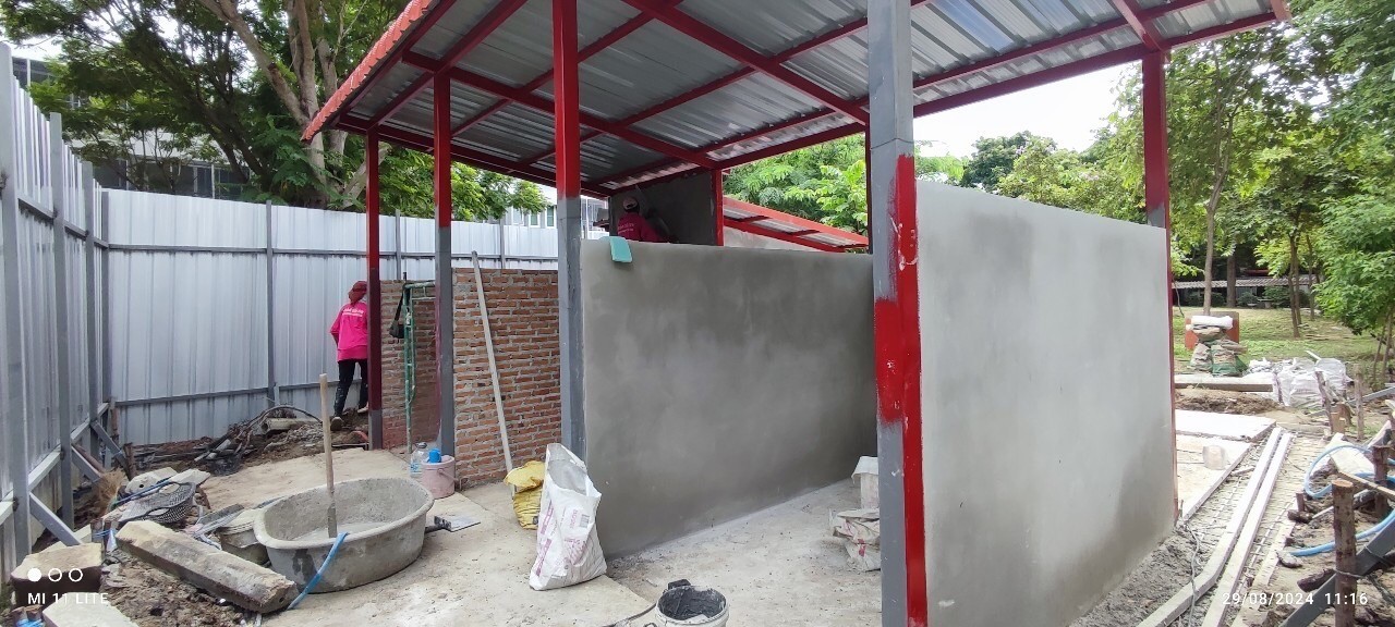 ม.ศิลปากร งานก่อสร้างจุดทิ้งขยะ