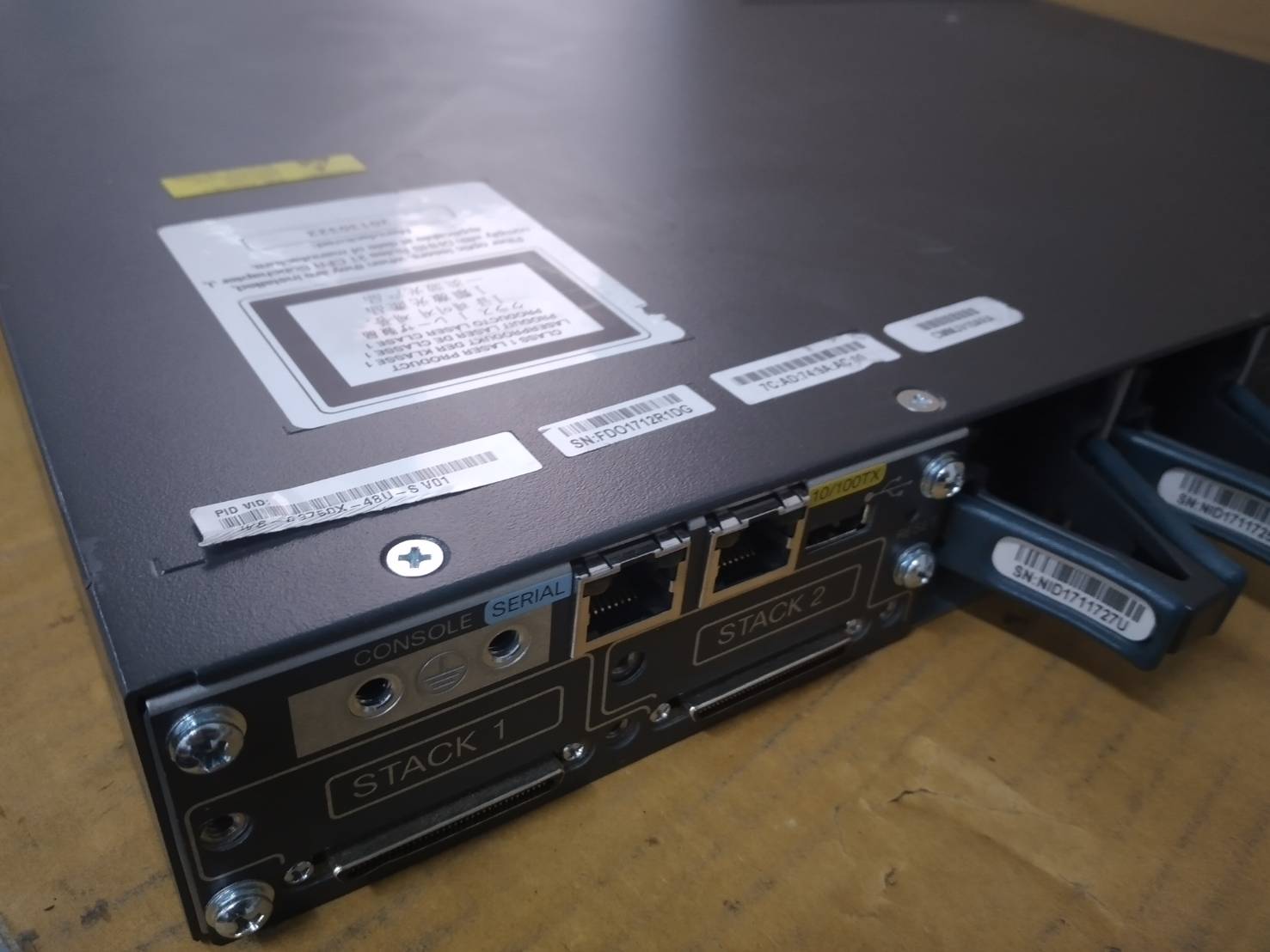 CISCO WS-C3750X-48U-S • 48 Port Gigabit Switch UPOE power x2