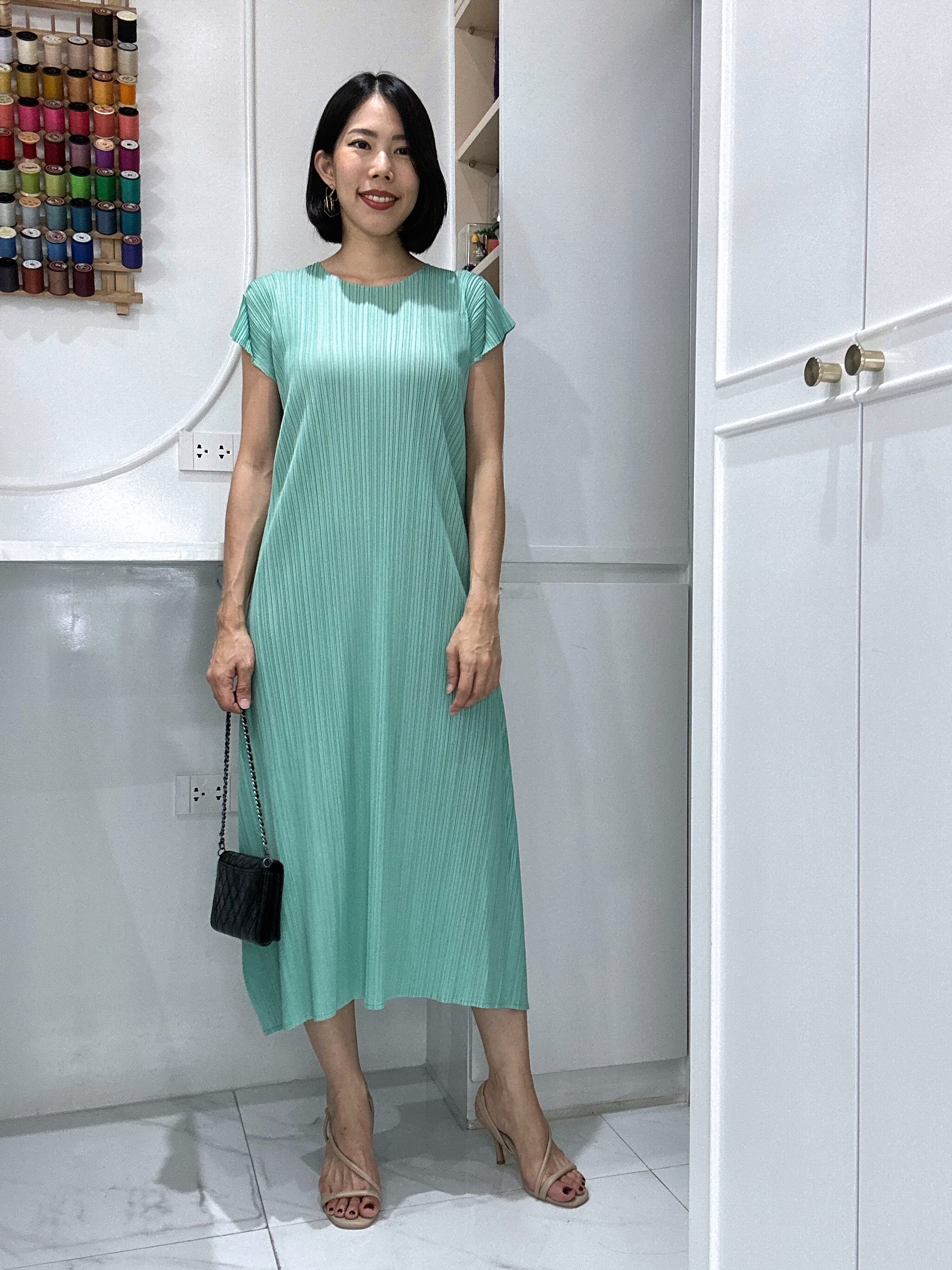 ปรับราคาลง! 2MUAY รุ่น GJO5197-9 เดรสพลีทคุณภาพ CAP SLEEVE DRAPED SIDE PLEATED DRESS 5 สี FREE SIZE