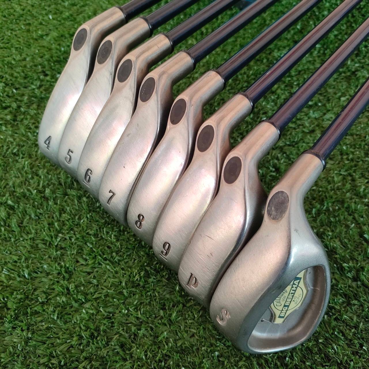 ชุดเหล็ก CALLAWAY BIG BERTHA X-12 มีเหล็ก 4-9 เเละ PW SW ก้าน RCH 99 FLEX FIRM รุ่นนี้ดังมาก เพราะตีง่ายมาก นุ่ม X SERIES ใบไม่ใหญ่มาก ตีได้ระยะ และก้านเจาะทะลุ ได้ฟีลลิ่งสุดๆครับ