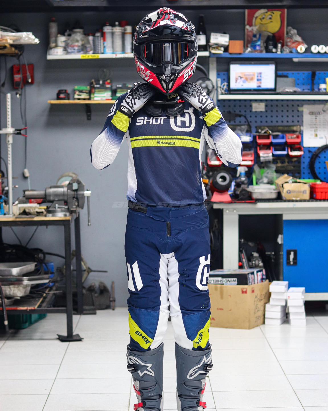 ชุดวิบาก SHOT ทีม Husqvarna ลายใหม่ 2/2