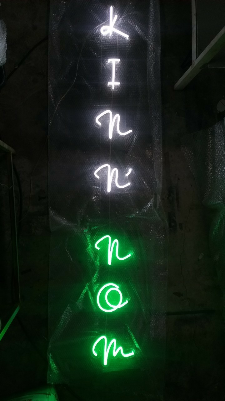 ป้ายไฟนีออน LED อะคริลิคใสรองหลัง