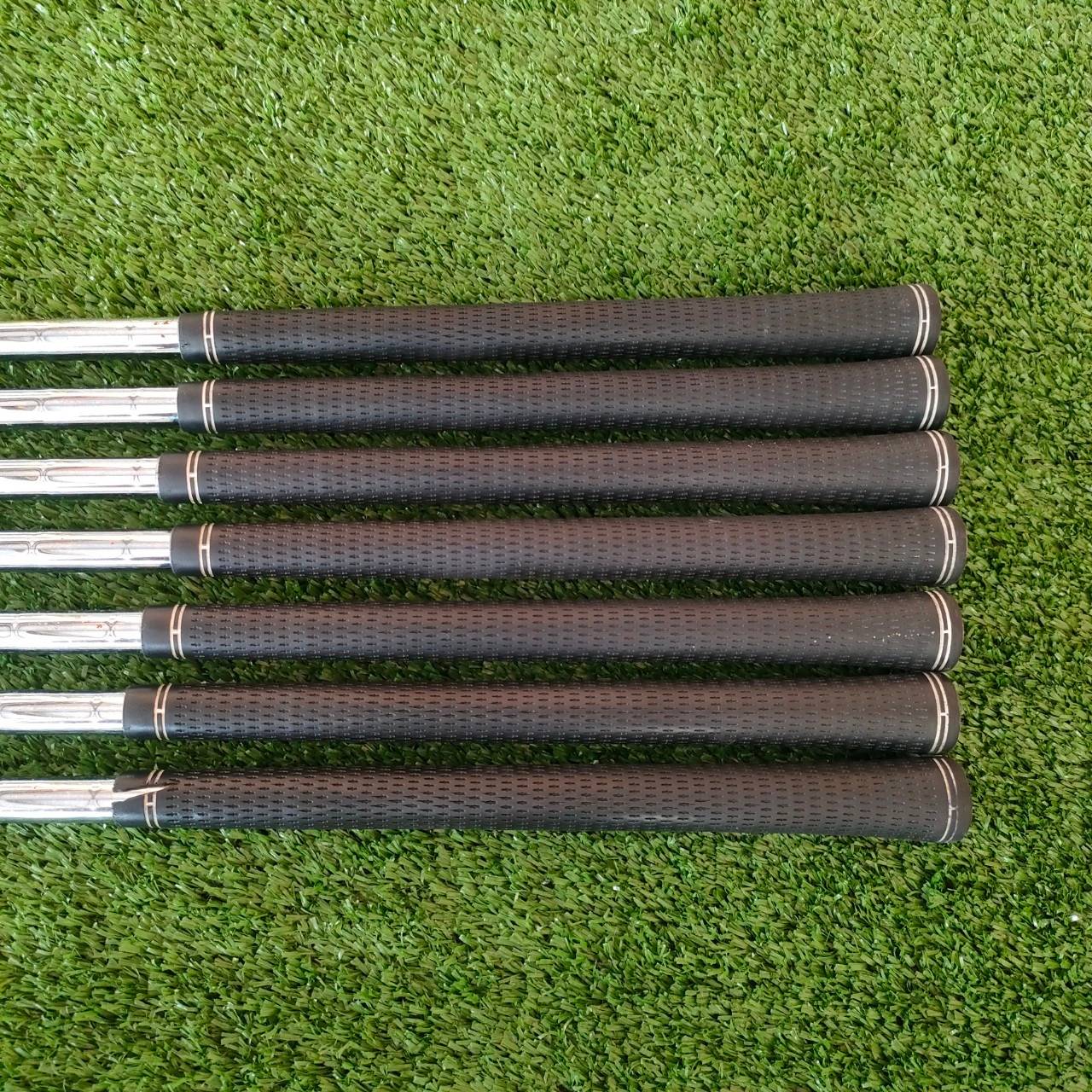 ชุดเหล็ก TOURSTAGE VIQ มีเหล็ก 4-9 เเละ PW ก้าน NS.PRO 950 FLEX R เหล็ก PREMIUM FORGED JAPAN สุดๆของคุณภาพ มี CAVITY ด้วย ตีทั้งง่าย นุ่ม มันส์ คมจัดๆครับ