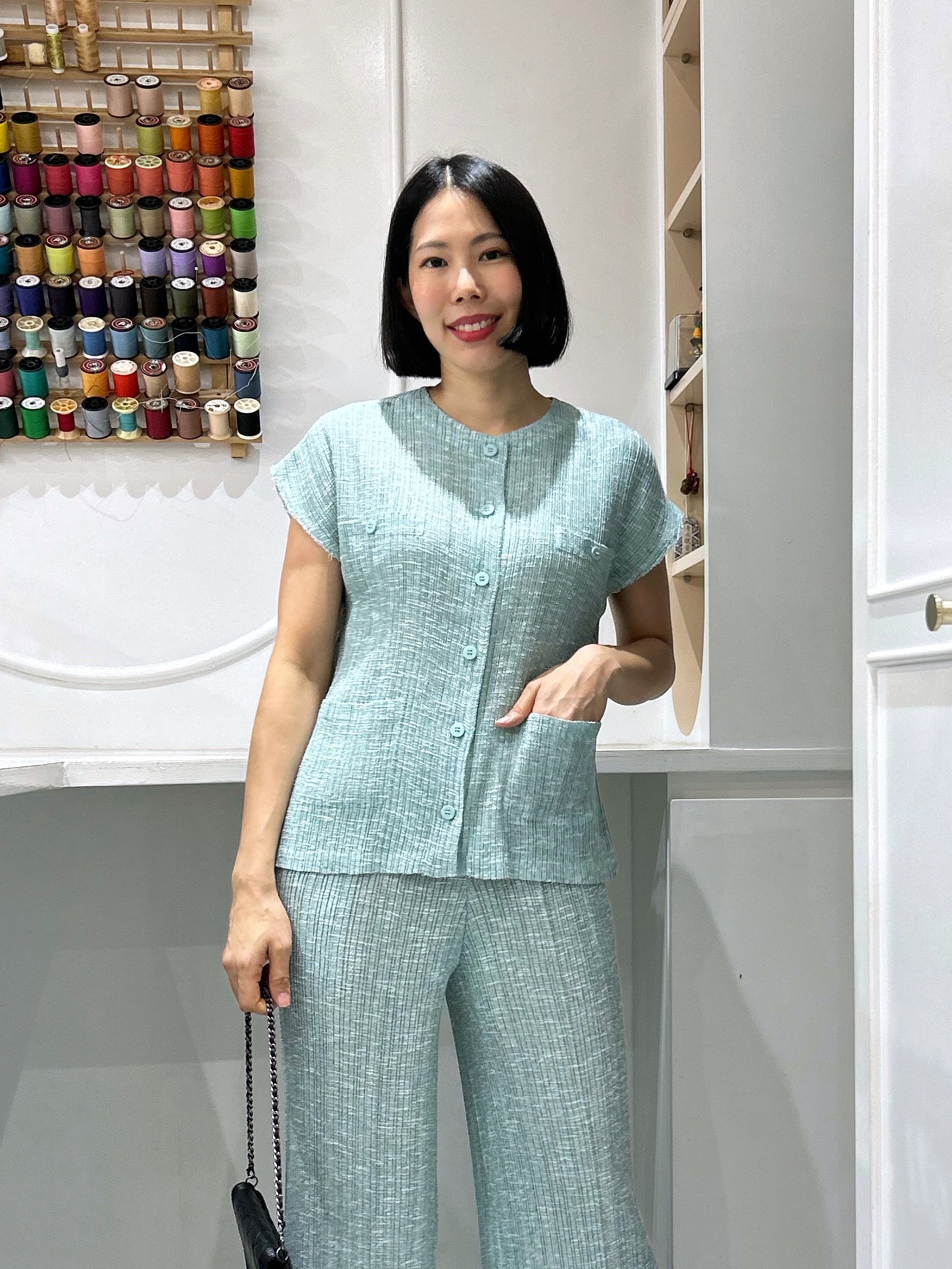 2MUAY รุ่น GJO11252 เสื้ออัดพลีท ROUND NECK BUTTON FRONT METALLIC KNIT PLEATED TOP 9 สี FREE SIZE
