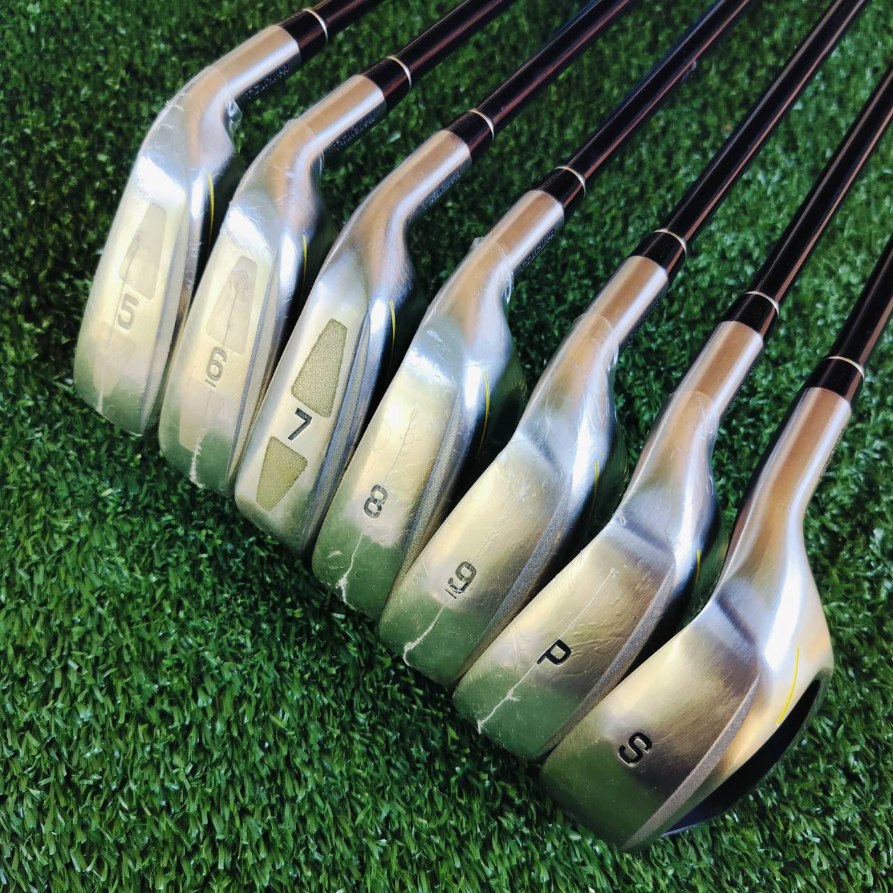 ชุดเหล็ก TSURUYA ONESIDER EO สภาพสวยนางฟ้า เหมือนของใหม่ แกะพลาสสิกแค่เหล็ก 7 และ SW MADE IN JAPAN 100% สุดพรีเมี่ยม มีเหล็ก 5 6 7 8 9 P S ก้านกราไฟท์ FLEX R ไม้กอล์ฟพรีเมี่ยมมือสอง ของแท้ By NakaraLuxurious