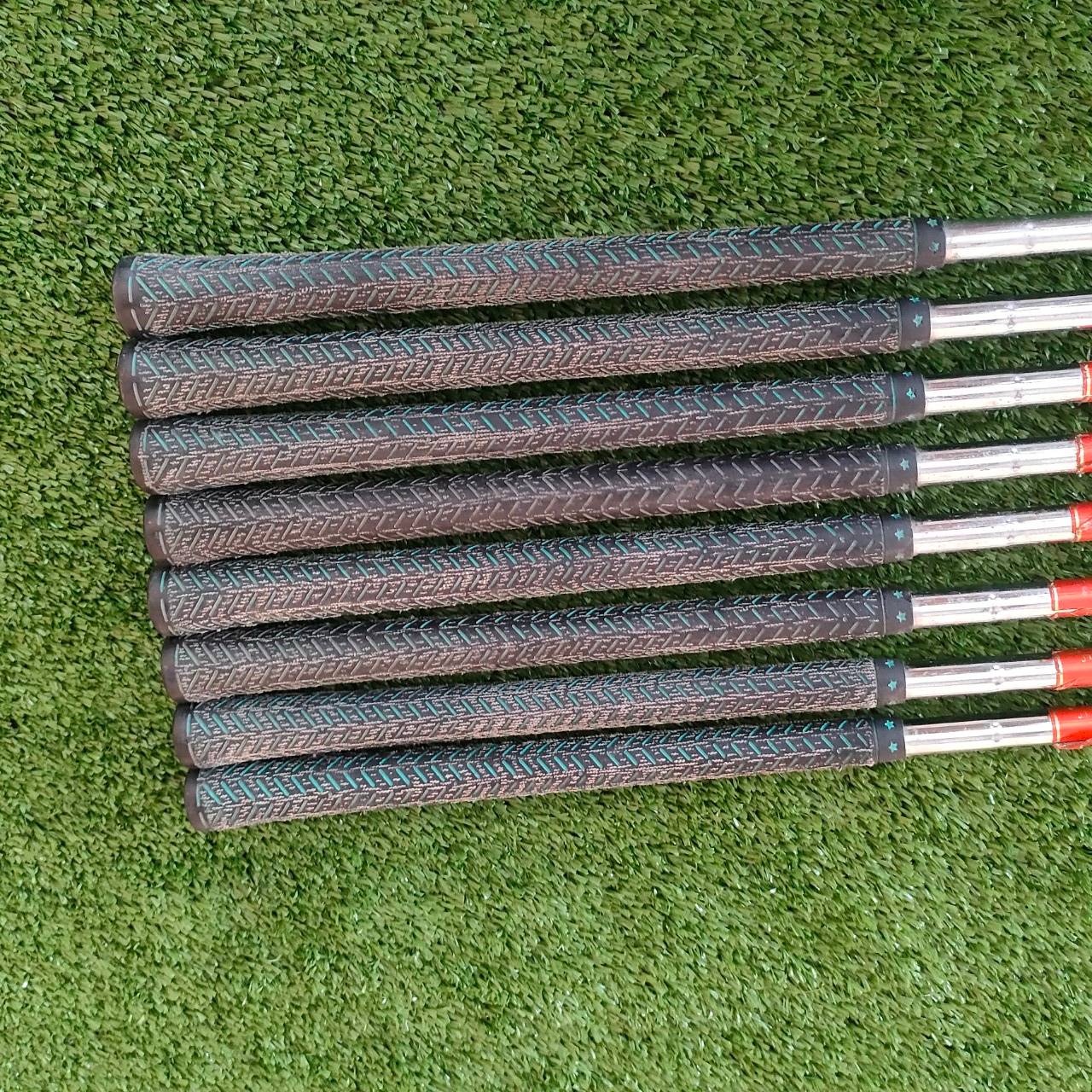 ชุดเหล็ก PNTERNATIOMUOL มีเหล็ก 3-9 เเละ PW ก้าน MODEL R เกล็กคมๆตีมันส์ๆ