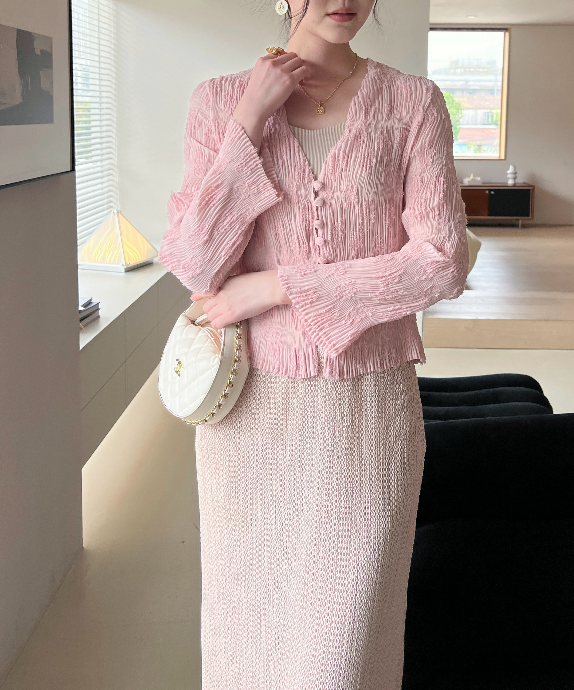 ปรับราคาลง20%!! 2MUAY รุ่น GJO2025 เสื้ออัดพลีทคุณภาพ V NECK BUTTON FRONT CRINKLE PLEATED TOP 6 สี FREE SIZE