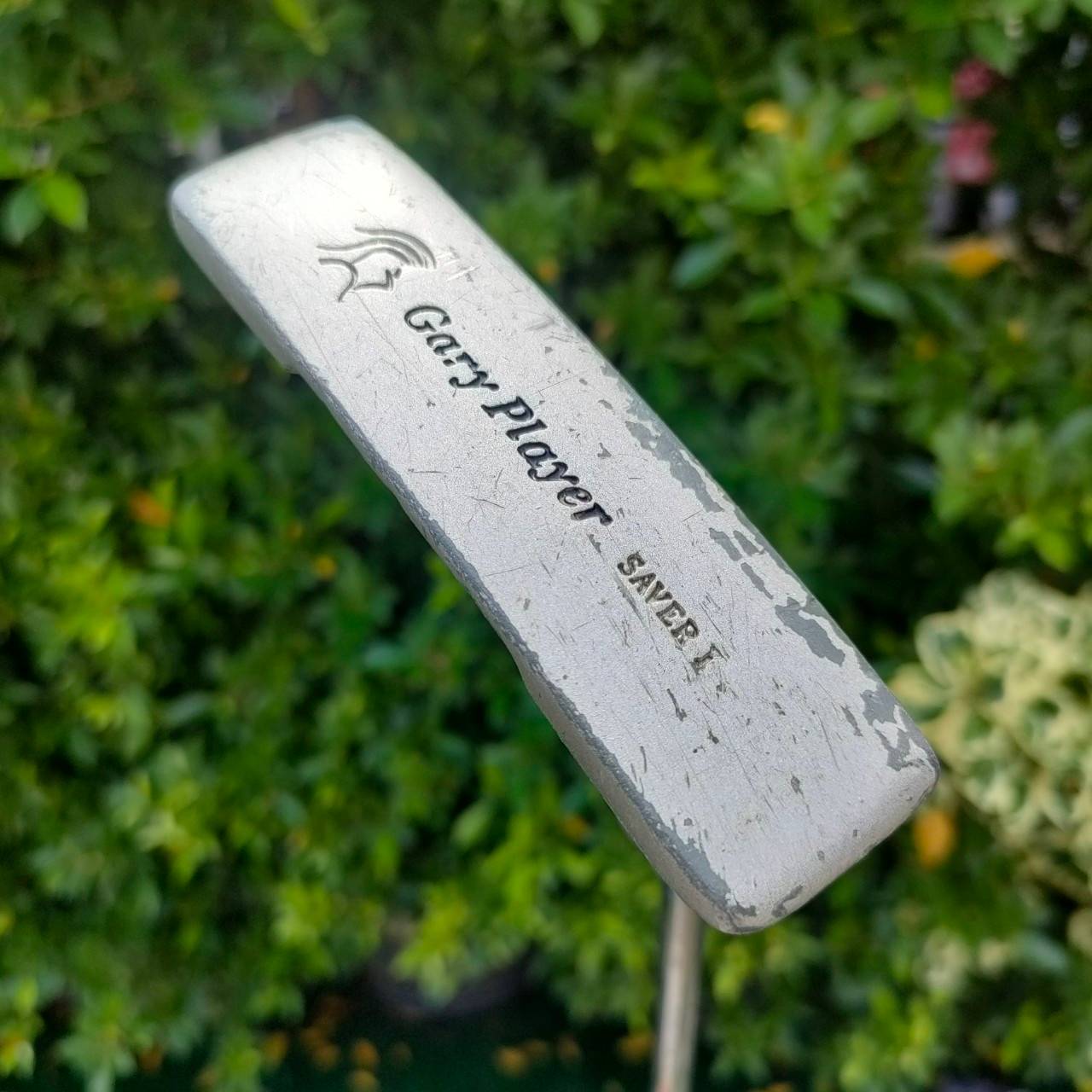 PUTTER GARY PLAYER SAVER ความยาว 35 นิ้ว น้ำหนักดี พัตต์ง่าย เล็งง่ายมาก!! หน้าอินเสิร์ท มีลายให้ลูกหมุนเกาะไลน์ได้ดีมาก!! ไม้กอล์ฟมือสอง ของแท้ BY NakaraLuxurious