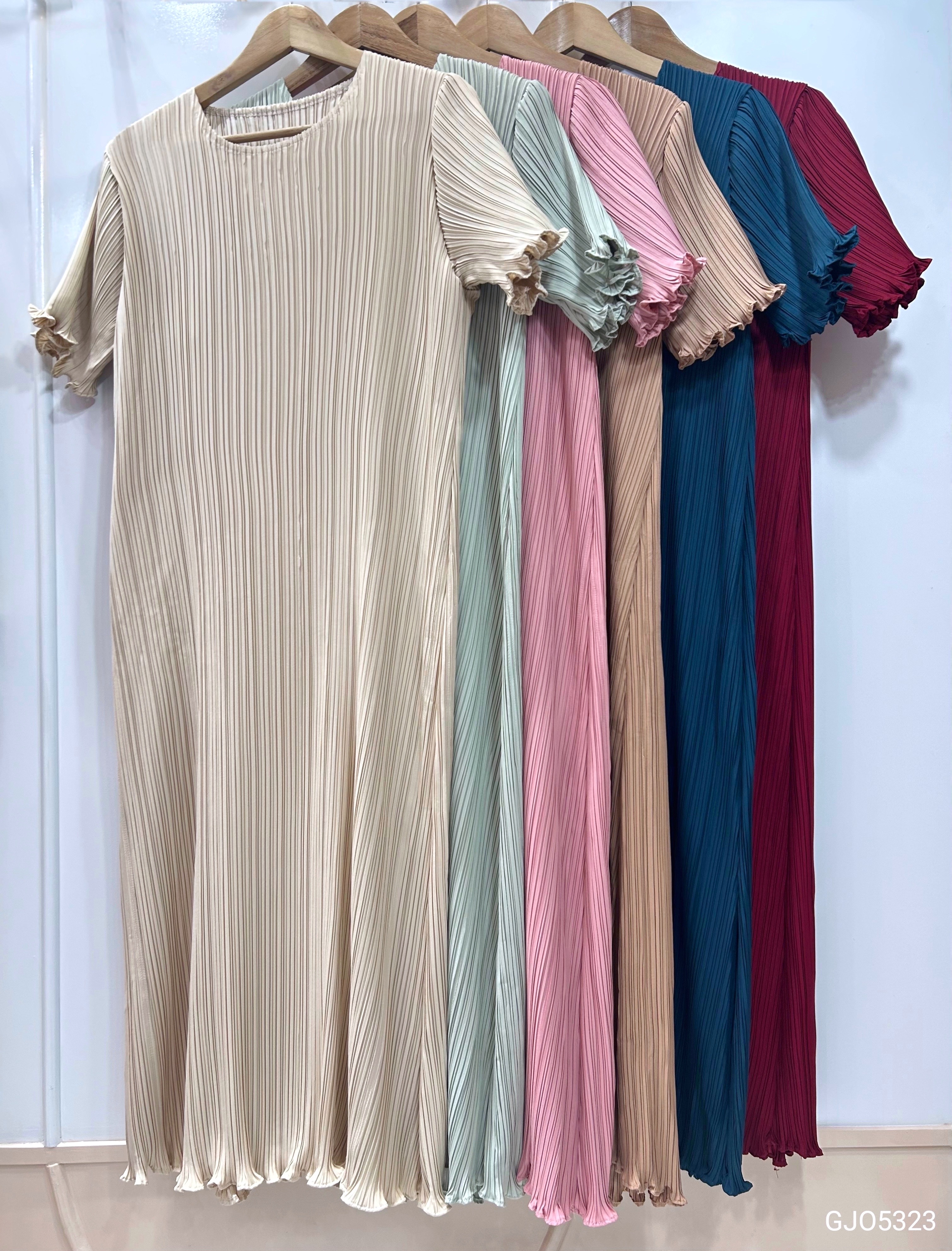 ปรับราคาลง20%!! 2MUAY รุ่น GJO5323 เดรสพลีทคุณภาพ GLAM SHORT SLEEVE PLEATED DRESS 7 สี FREE SIZE