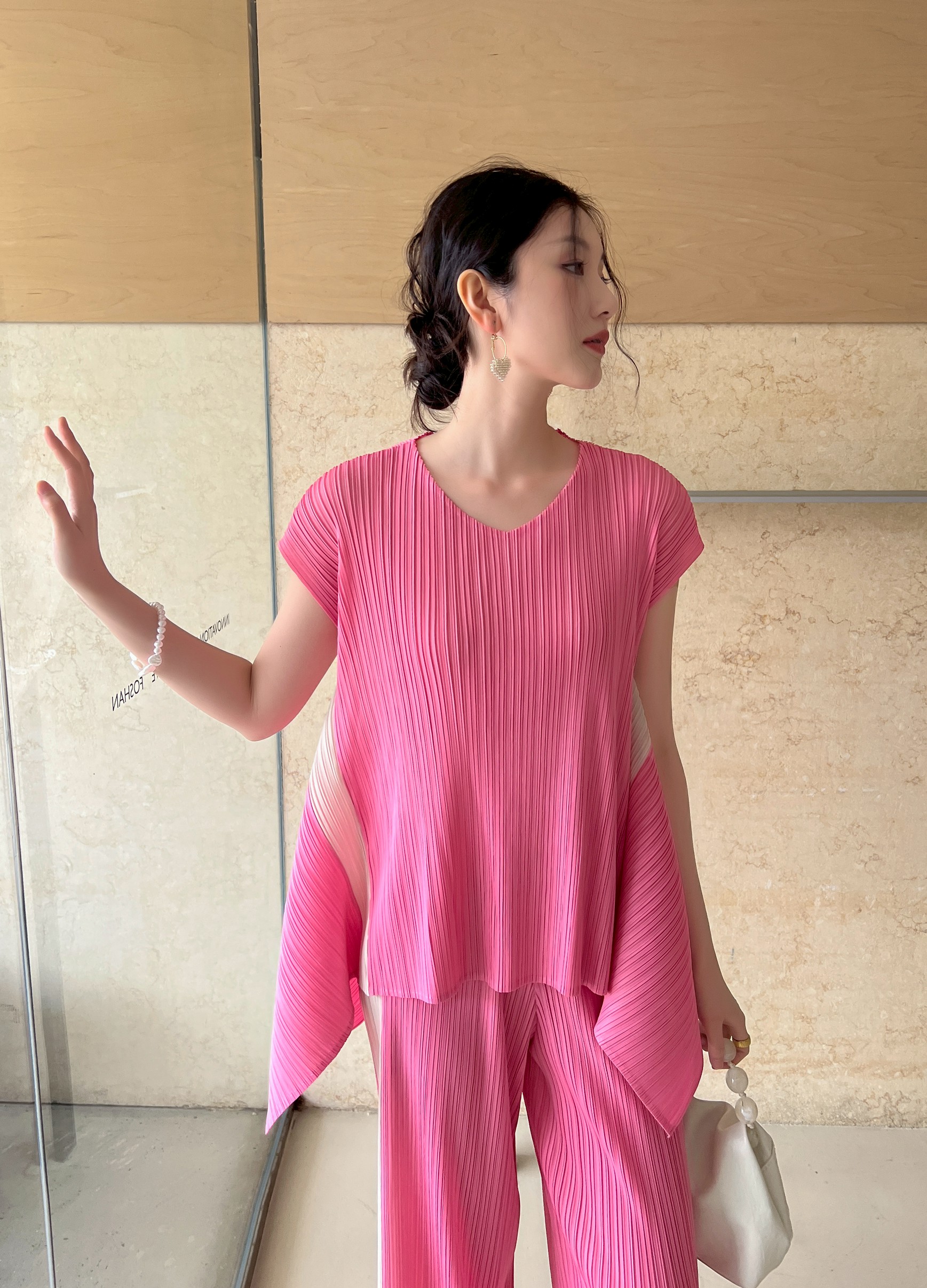 ปรับราคาลง20%!! 2MUAY รุ่น GJO1602 เสื้อพลีทคุณภาพ SHORT SLEEVE 2 TONE FLARE PLEATED TOP 6 สี FREE SIZE