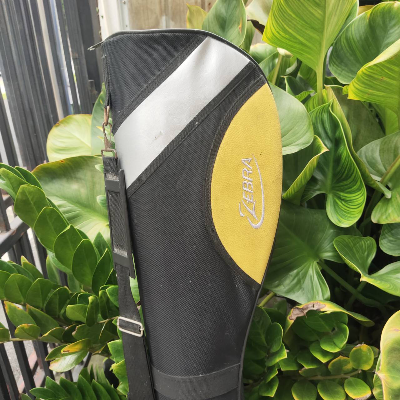 ถุงกอล์ฟ HALF SET ZEBRA มือสอง สามารถใส่เดินทางต่างจังหวัด หรือใช้ใส่ไม้เพื่อไปสนามซ้อม