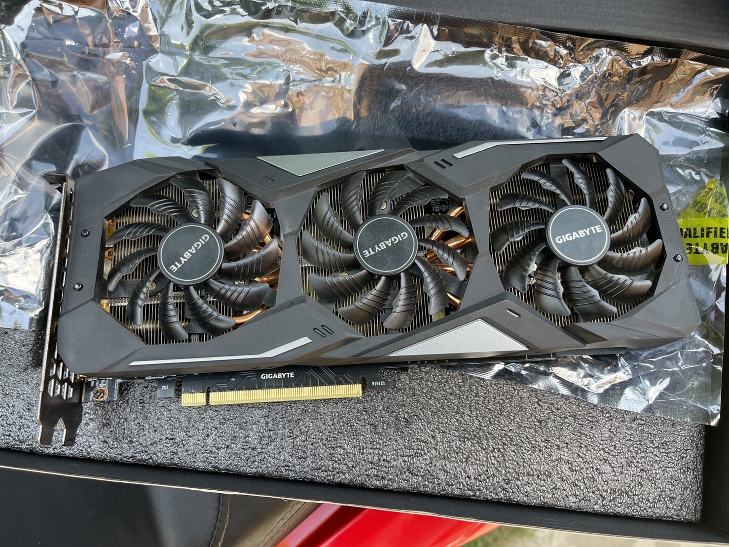 การ์ดจอแสดงผล Gigabyte RTX2060 Super 8GB ประกันศูนย์หมด 21-5-2023 มือสองสภาพดี ประกันร้าน 1 เดือน