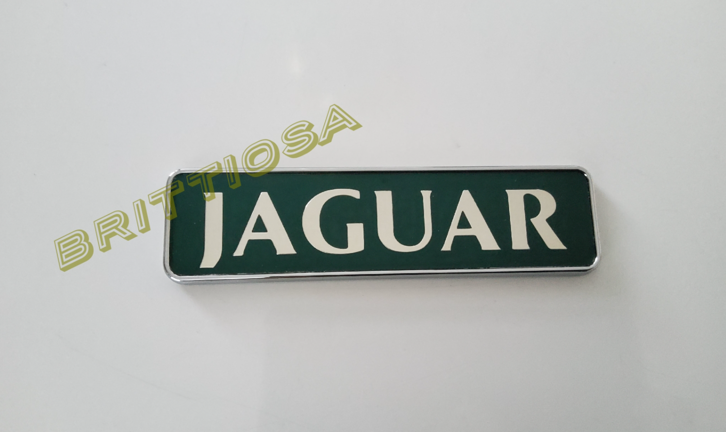 Jaguar merkki takaluukuun "EI SAA ENÄÄ"=68e