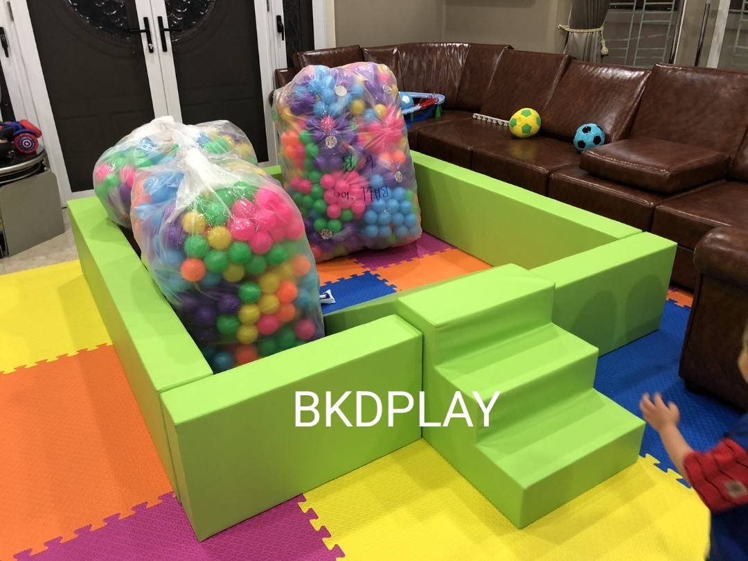 บ่อบอลพร้อมบันได ห้องบอล คอกกั้นเด็ก บุนวมนิ่ม,คอกกั้น, เบาะนุ่มนิ่ม หนัง soft play, indoor playground ของเล่นเสริมพัฒนาการ รับสั่งทำบ่อบอล ตามขนาด