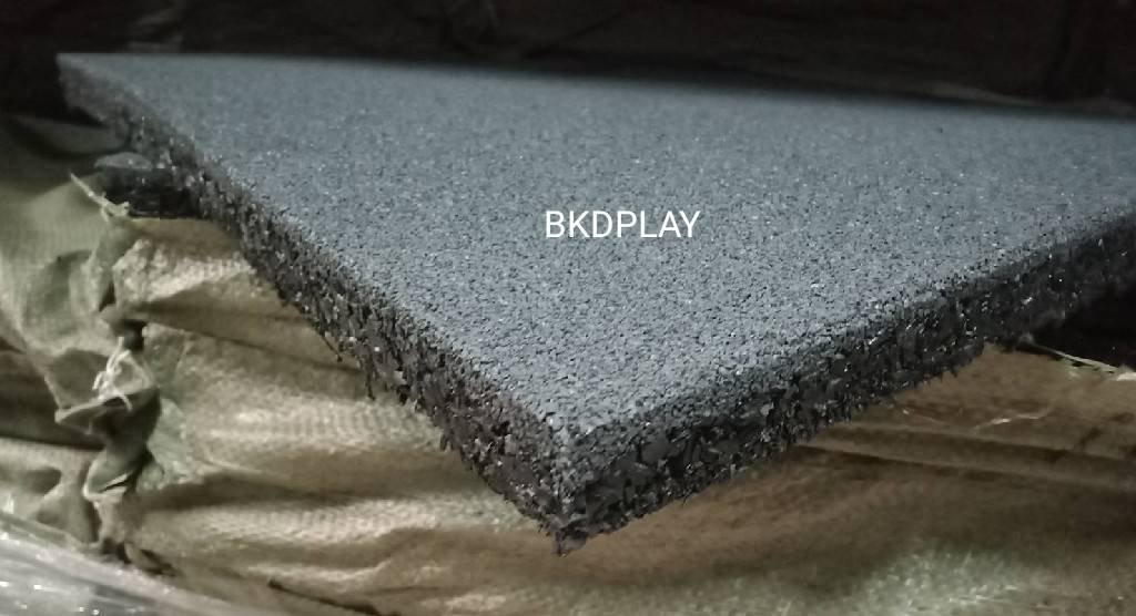 แผ่นยาง EPDM ราคาต่อ1ตร.ม. 4แผ่น แผ่นยางสังเคราะห์ ,แผ่นปูกันกระแทก,แผ่นปูพื้นสนามเด็กเล่น, พื้นยางEPDM ,ปูสนามเด็กเล่น,สนามกีฬา ห้องฟิตเนส พร้อมส่ง ราคาโรงงาน มีสีดำ เทา น้ำเงิน เหลือง แดง เขียว