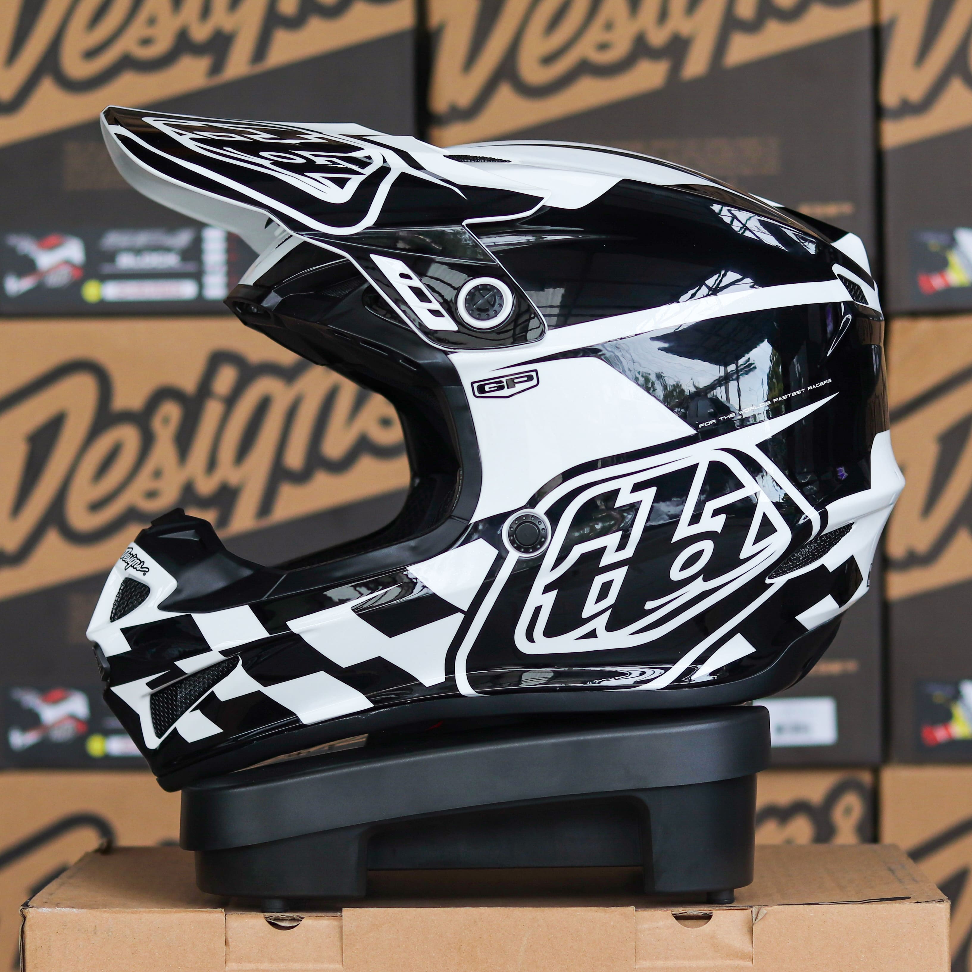 หมวกกันน็อค Troy Lee Designs GP Helmet Check Up White/Black