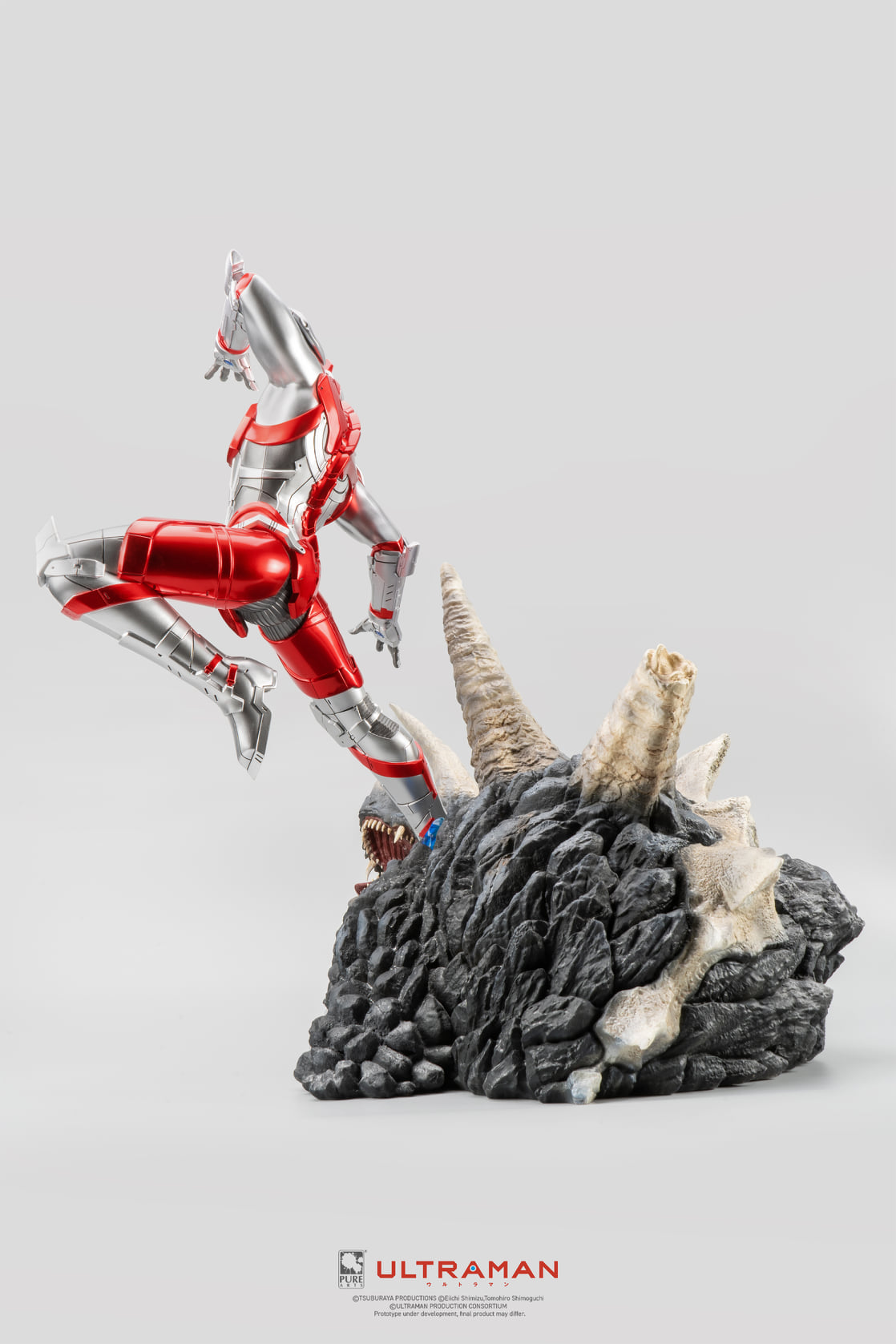 [สั่งจอง]Ultraman VS Black King 1/4 Statue [Standard Edition]