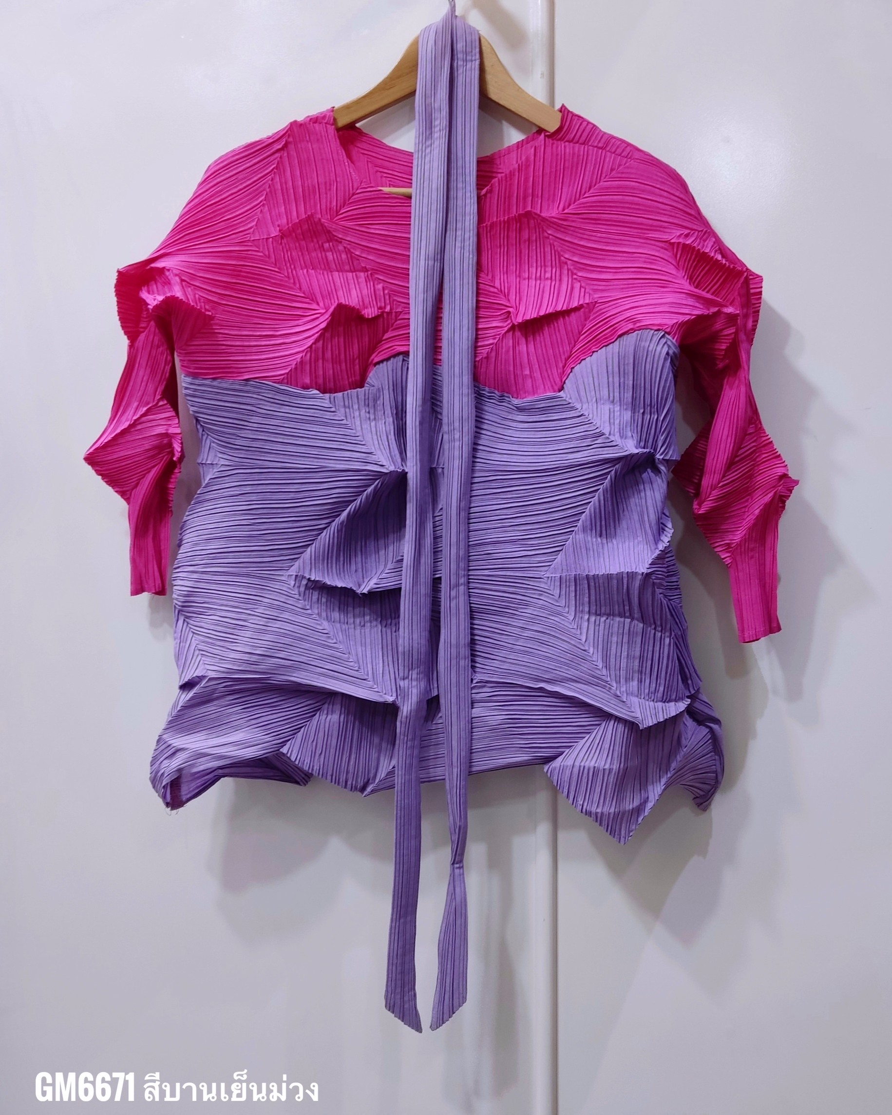 อกถึง 44 นิ้ว 2MUAY GM6671 เสื้ออัดพลีท TWO TONE ZIGZAG PLEATED TOP 7 สี FREE SIZE