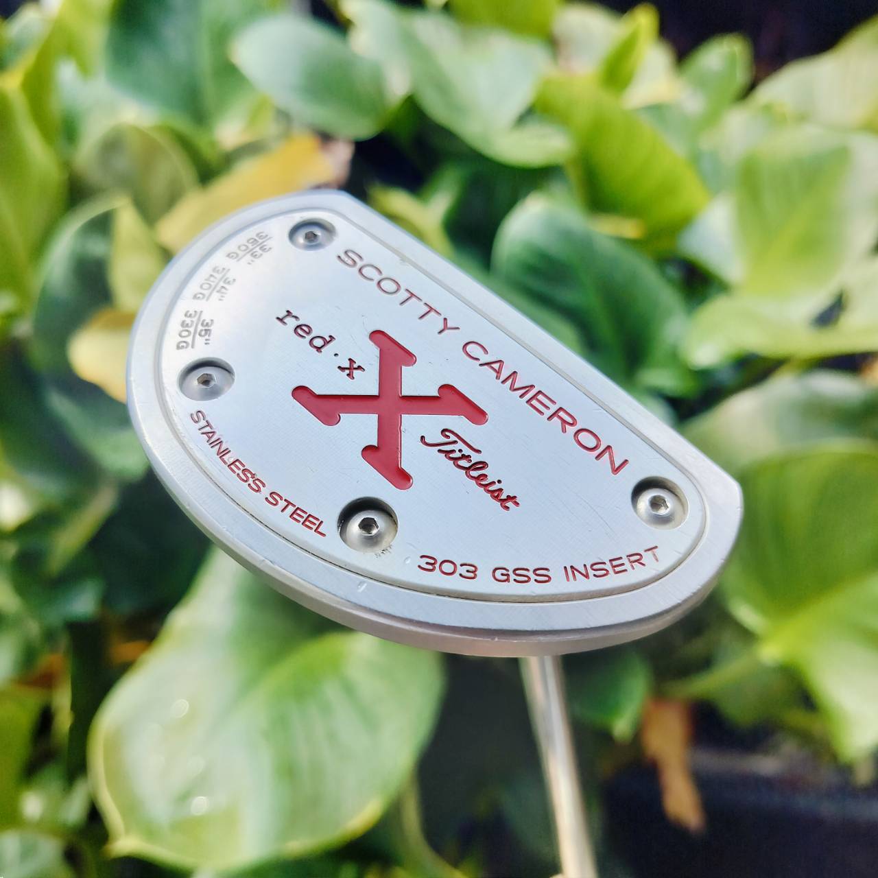 PUTTER TITLEIST SCOTTY CAMERON RED X2 ความยาว 34 นิ้ว กริพ เดิม สวยจัด มี COVER RED X2 ก้านเสียบแบบ CENTER SHAFT ไม้กอล์ฟพรีเมี่ยมมือสอง ของแท้ By NakaraLuxurious