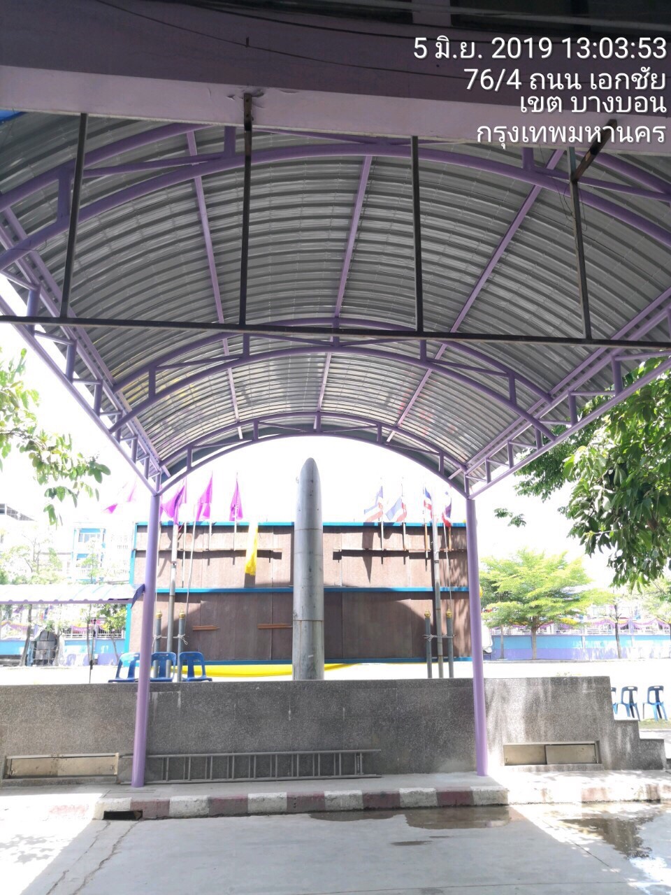 รร. ศึกษานารี ทำหลังคาทางเชื่อมอาคารเรียน