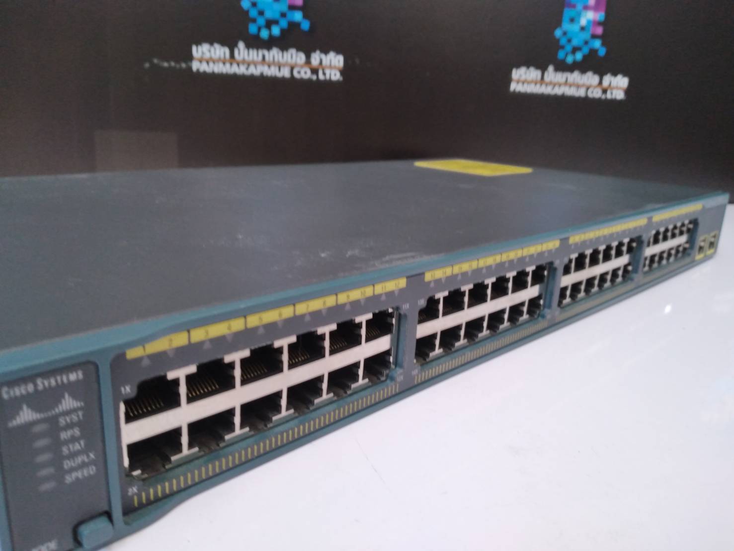 Cisco WS-C2960-48TT-L V02 Catalyst 2960 Series 48-Port Network Switch