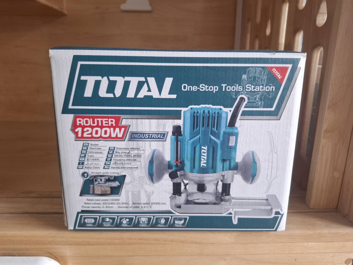 Total เราเตอร์ไฟฟ้า 1200 วัตต์ รุ่น TR-110816 TR