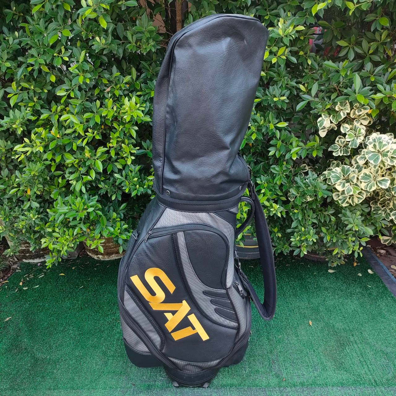 ถุงกอล์ฟ SAT มือสอง ถุง TOUR ใบใหญ่ ปาก 9 นิ้ว สภาพสวยสมบูรณ์ พร้อมใช้งาน ลดราคาพิเศษสูงสุด!!! ไม้กอล์ฟมือสอง ของแท้ BY NakaraLuxurious
