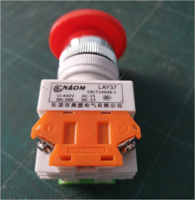 สวิตซ์ฉุกเฉิน Emergency switch self-lock ขนาด 22mm LAY37