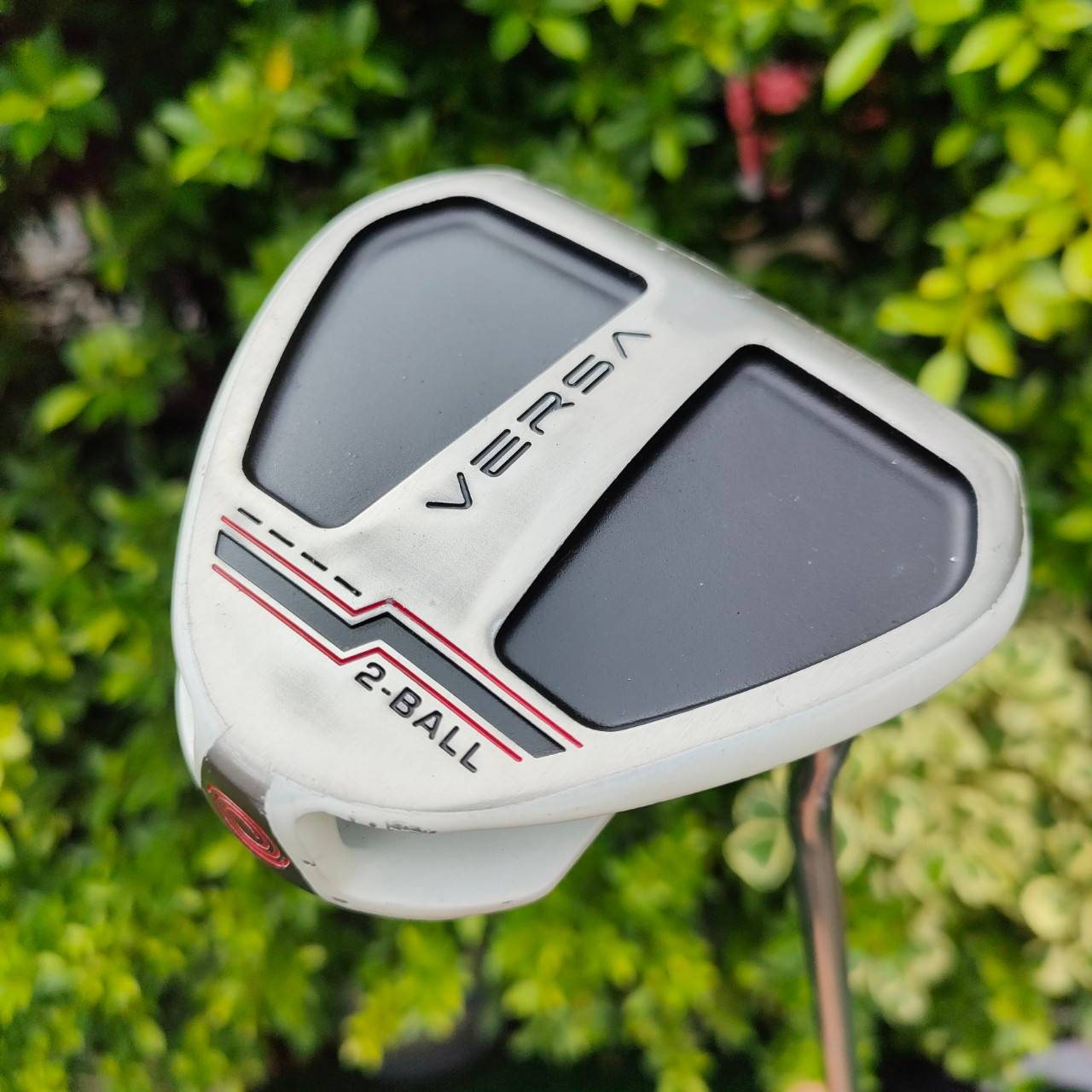 PUTTER ODYSSEY VERSA 2-BALL ความยาว 34 นิ้ว เป็นรุ่นที่ดีมากรุ่นนึง ของ 2-BALL พัตต์ได้แม่นยำ และตรง เล็งง่ายขึ้นมาก!! ไม้กอล์ฟมือสอง ของแท้ BY NakaraLuxurious